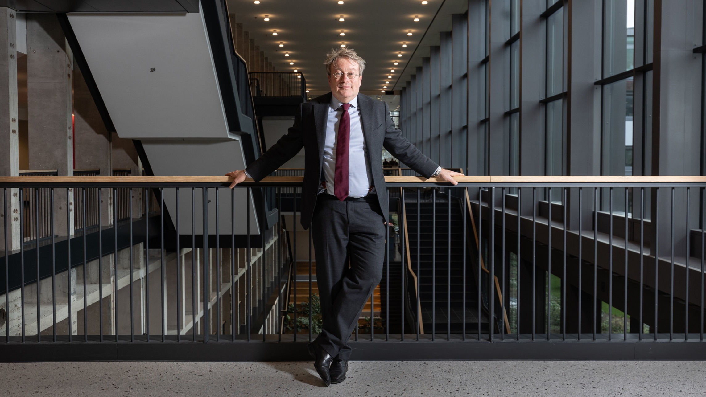 d1e00ek4ebabms.cloudfront.net image