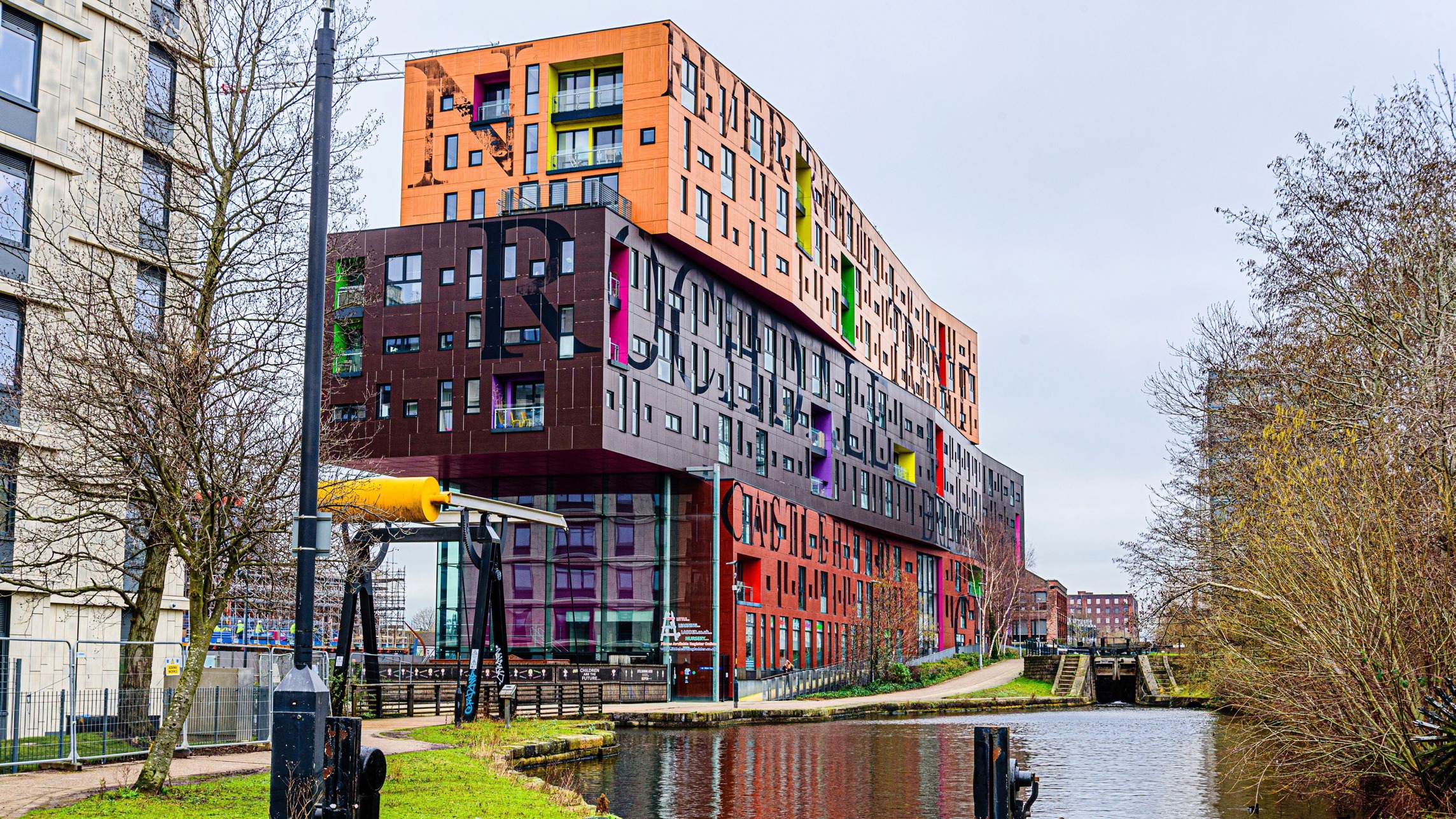 d1e00ek4ebabms.cloudfront.net image