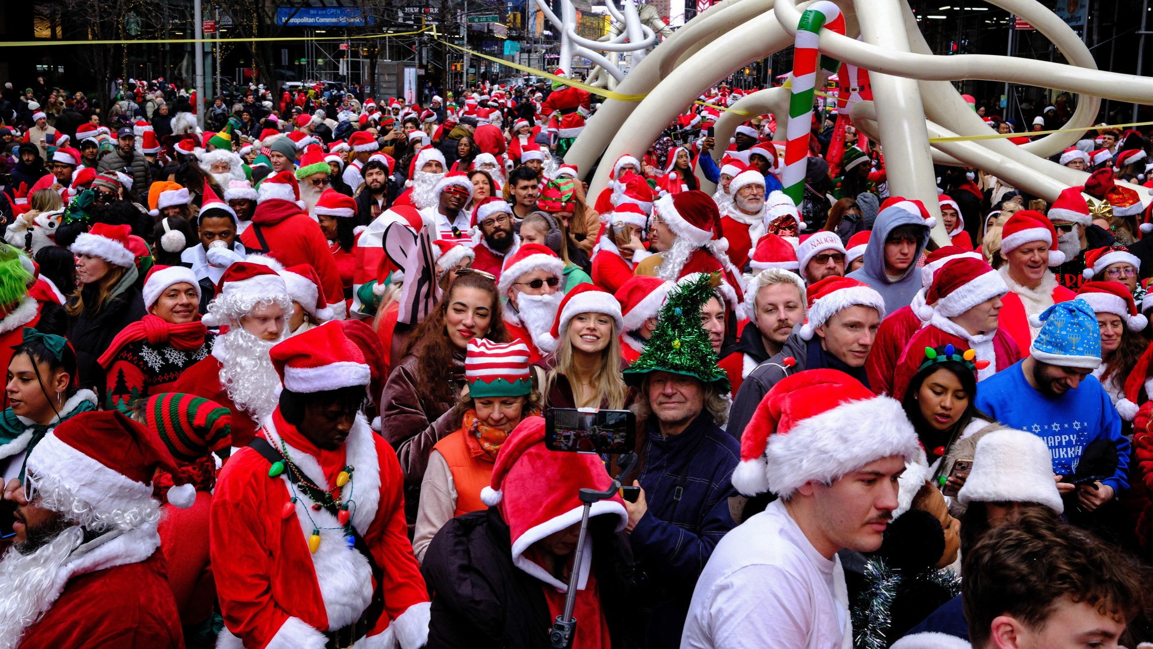 d1e00ek4ebabms.cloudfront.net image