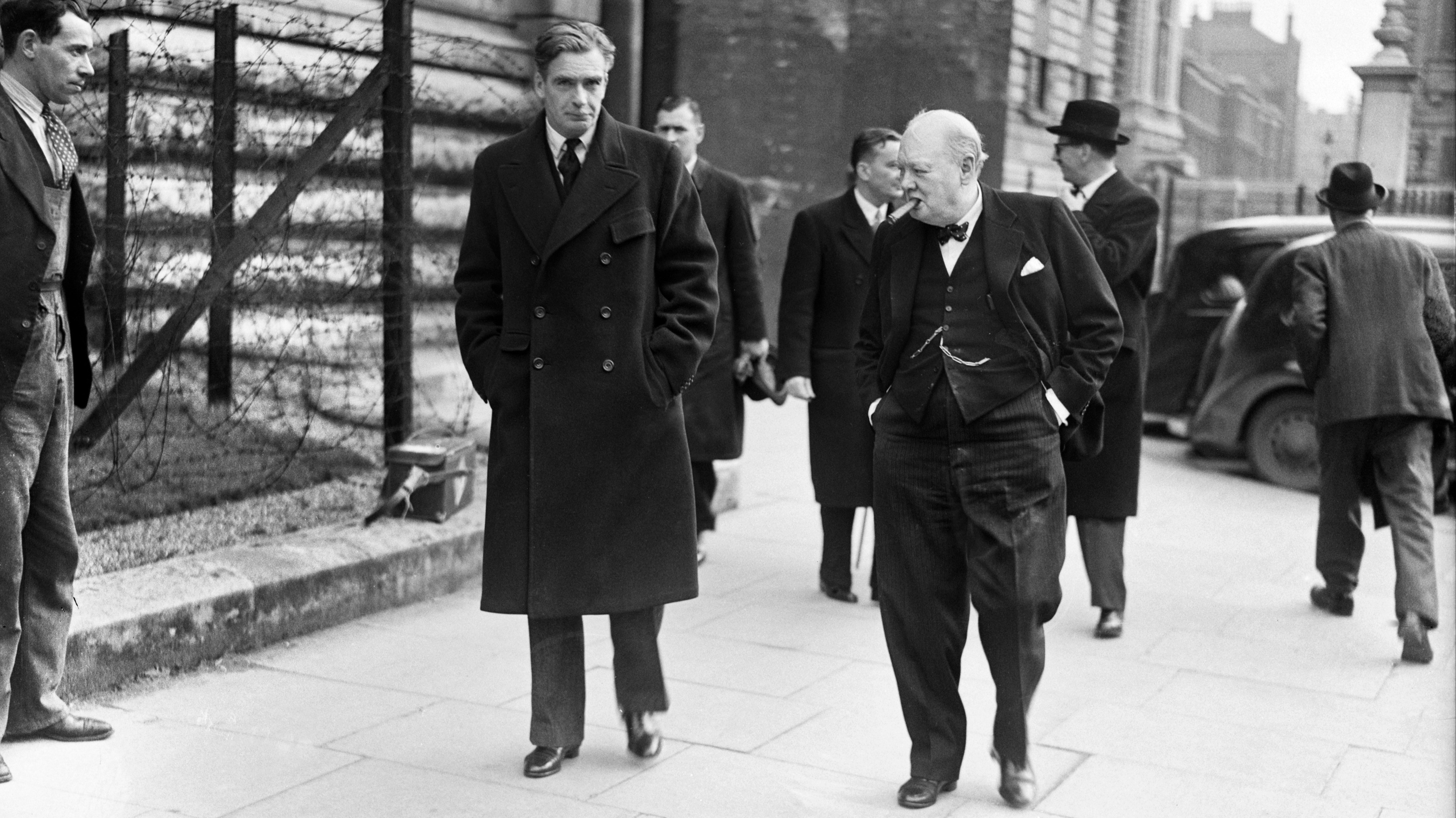 d1e00ek4ebabms.cloudfront.net image