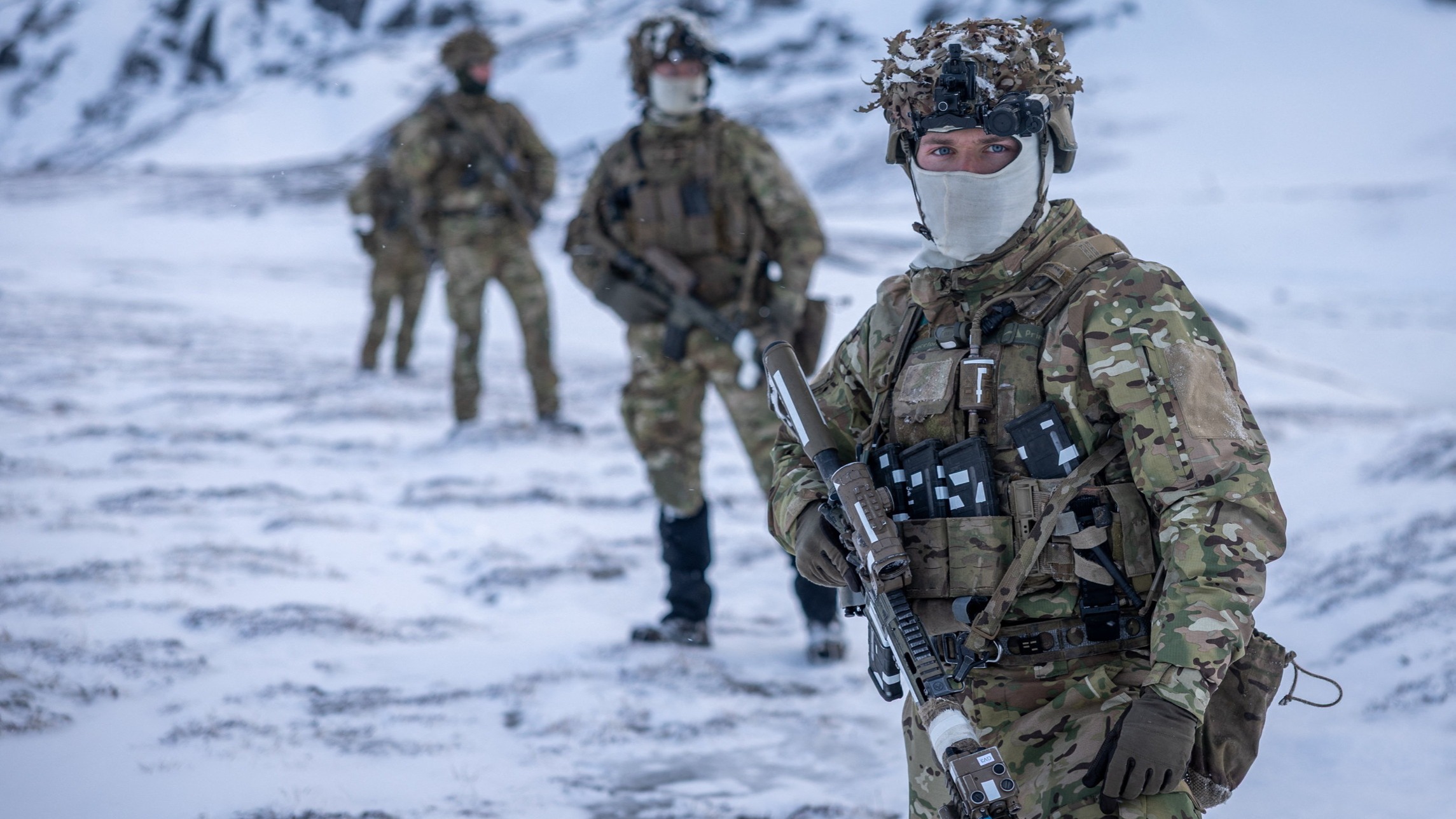 d1e00ek4ebabms.cloudfront.net image