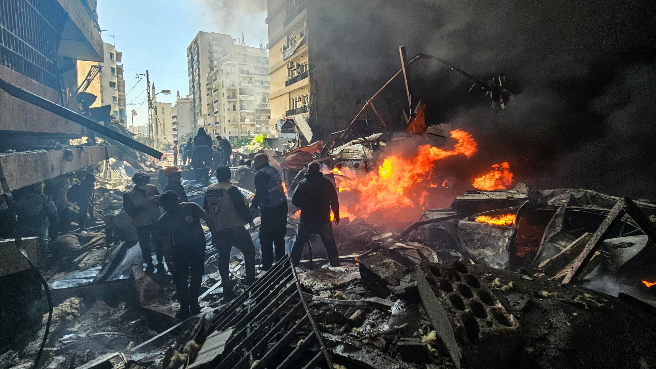 d1e00ek4ebabms.cloudfront.net image