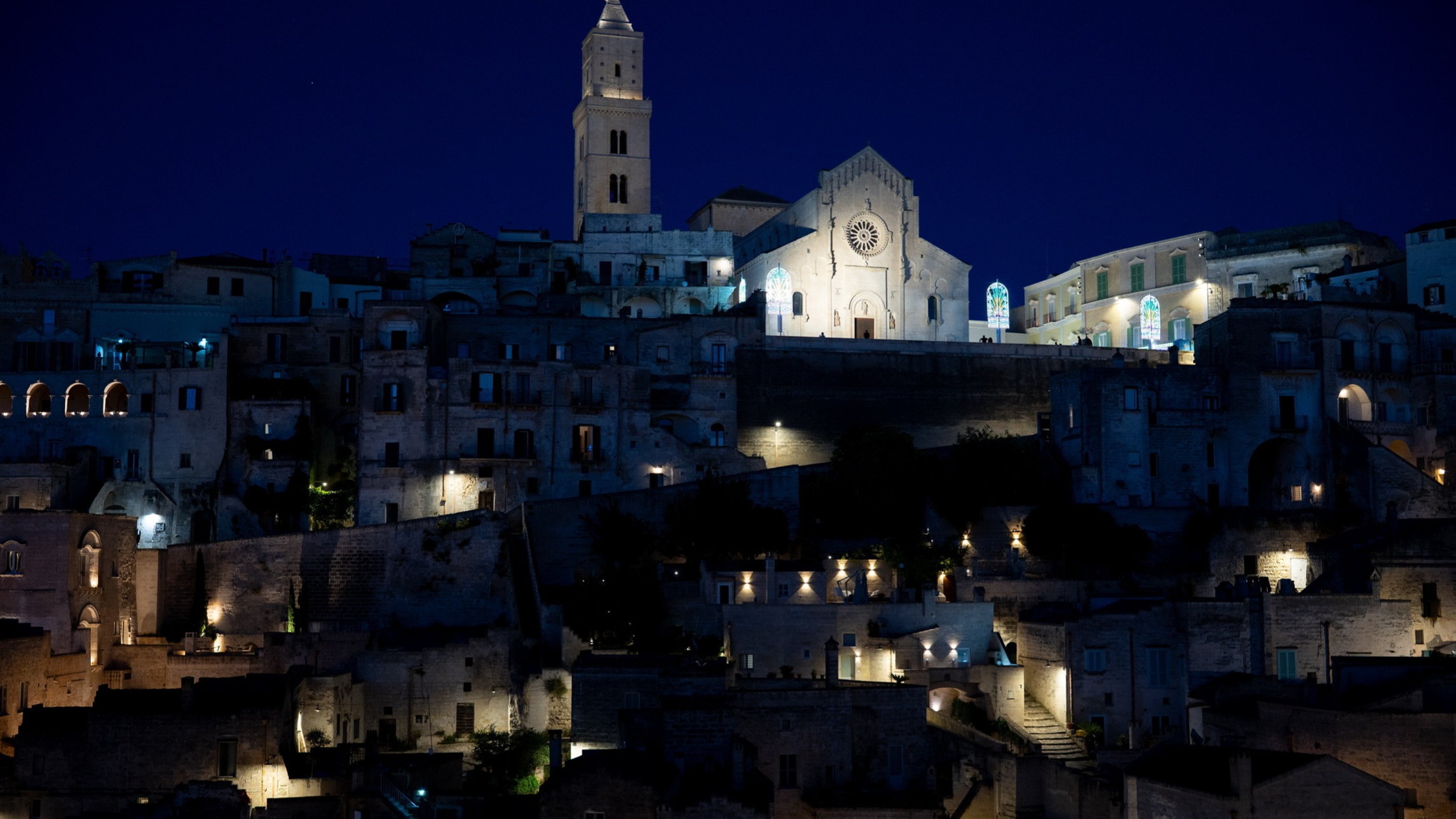 d1e00ek4ebabms.cloudfront.net image