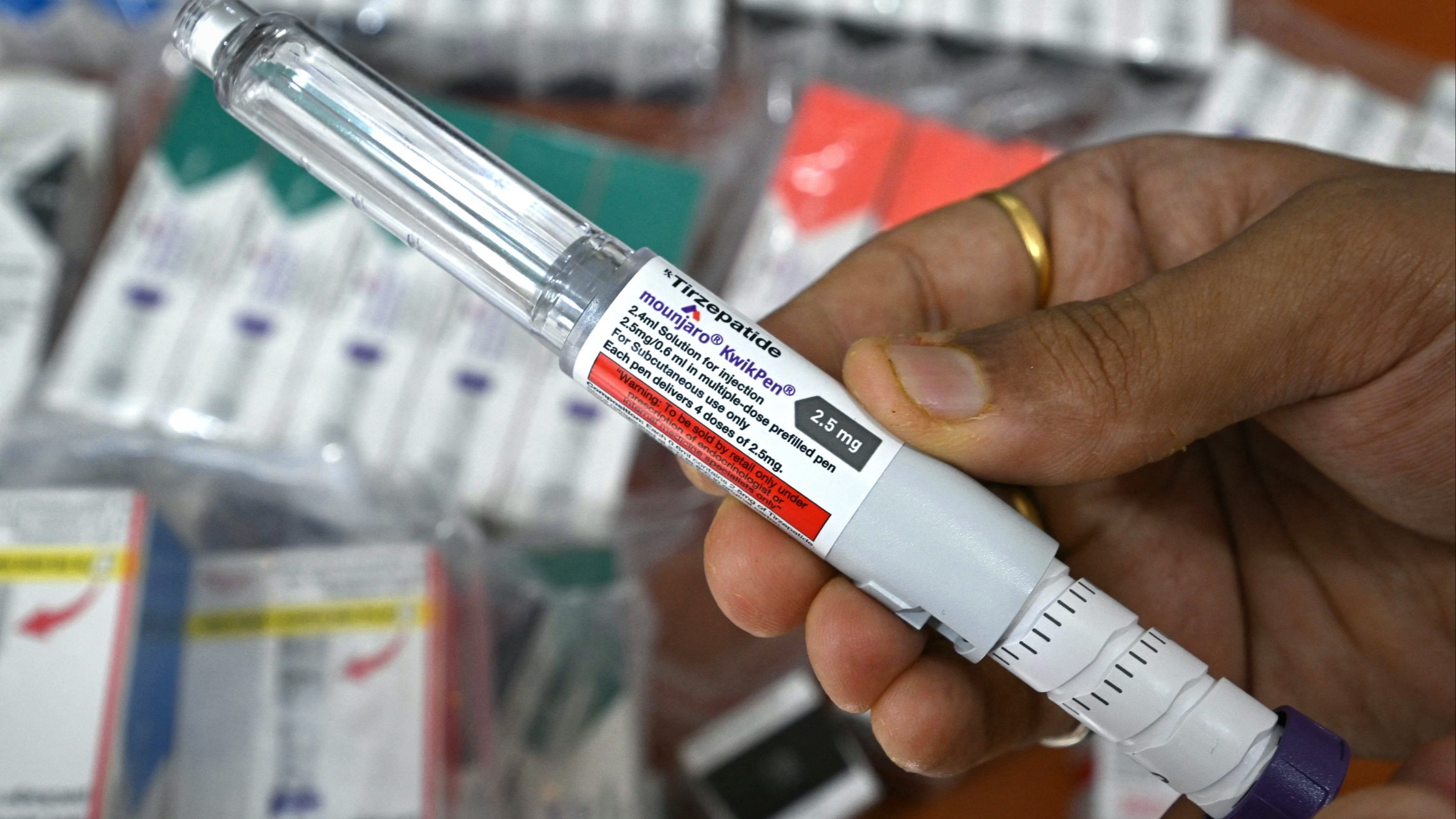 d1e00ek4ebabms.cloudfront.net image