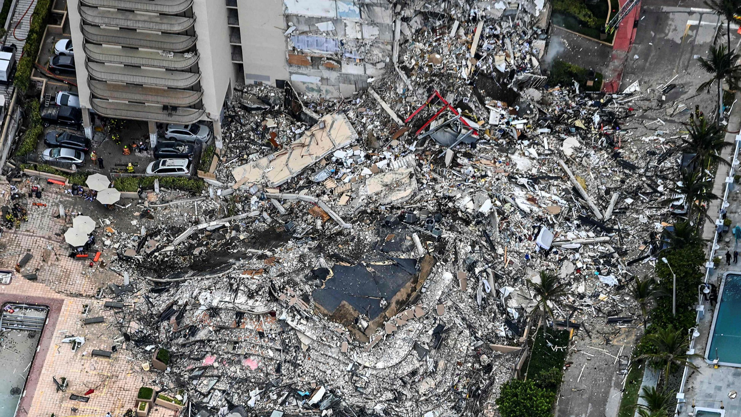 Building collapse miami Shocking video
