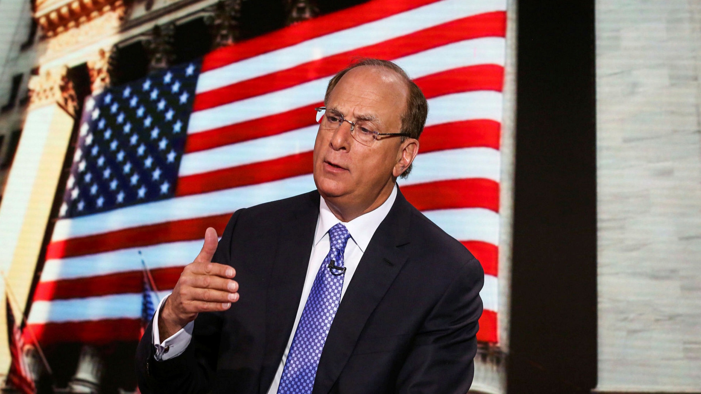 blackrock-chief-warns-on-inflation-as-staff-enjoy-8-per-cent-pay-rise-financial-times