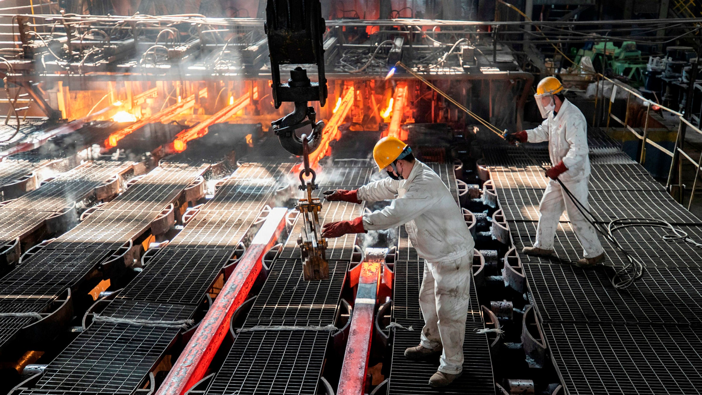chinese manufacturing slows as zero-covid compounds property turmoil | financial times