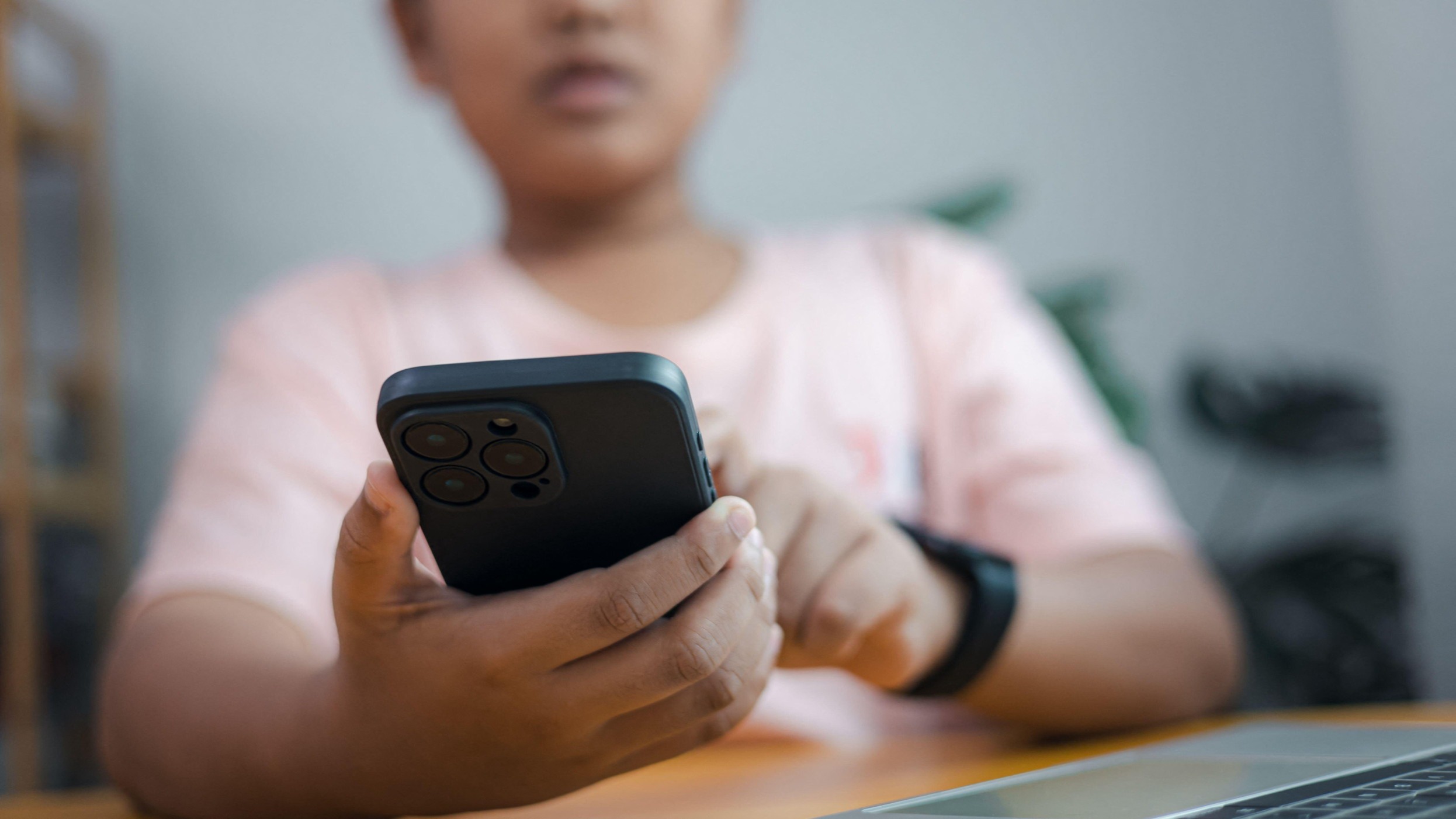 d1e00ek4ebabms.cloudfront.net image