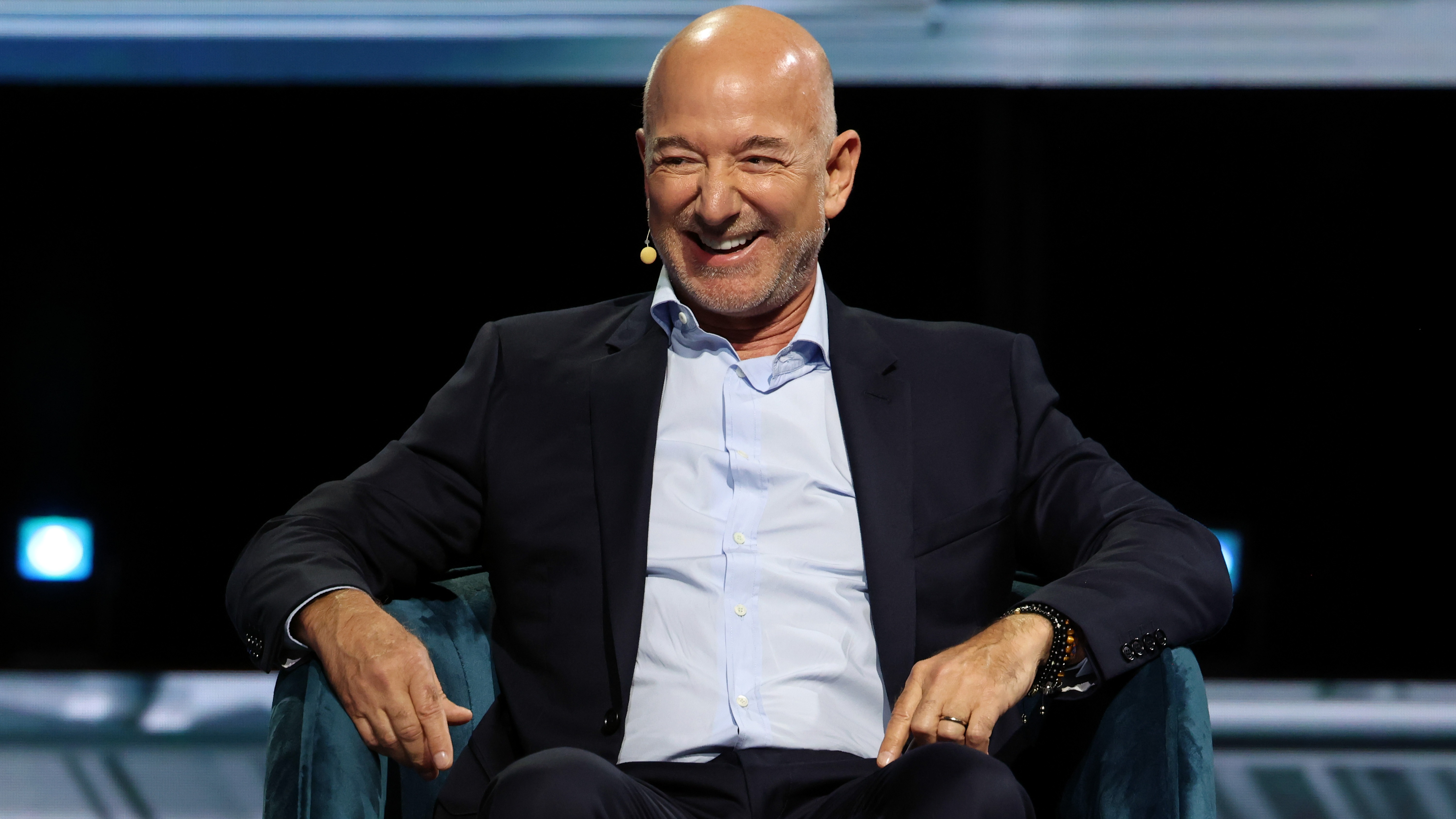 d1e00ek4ebabms.cloudfront.net image