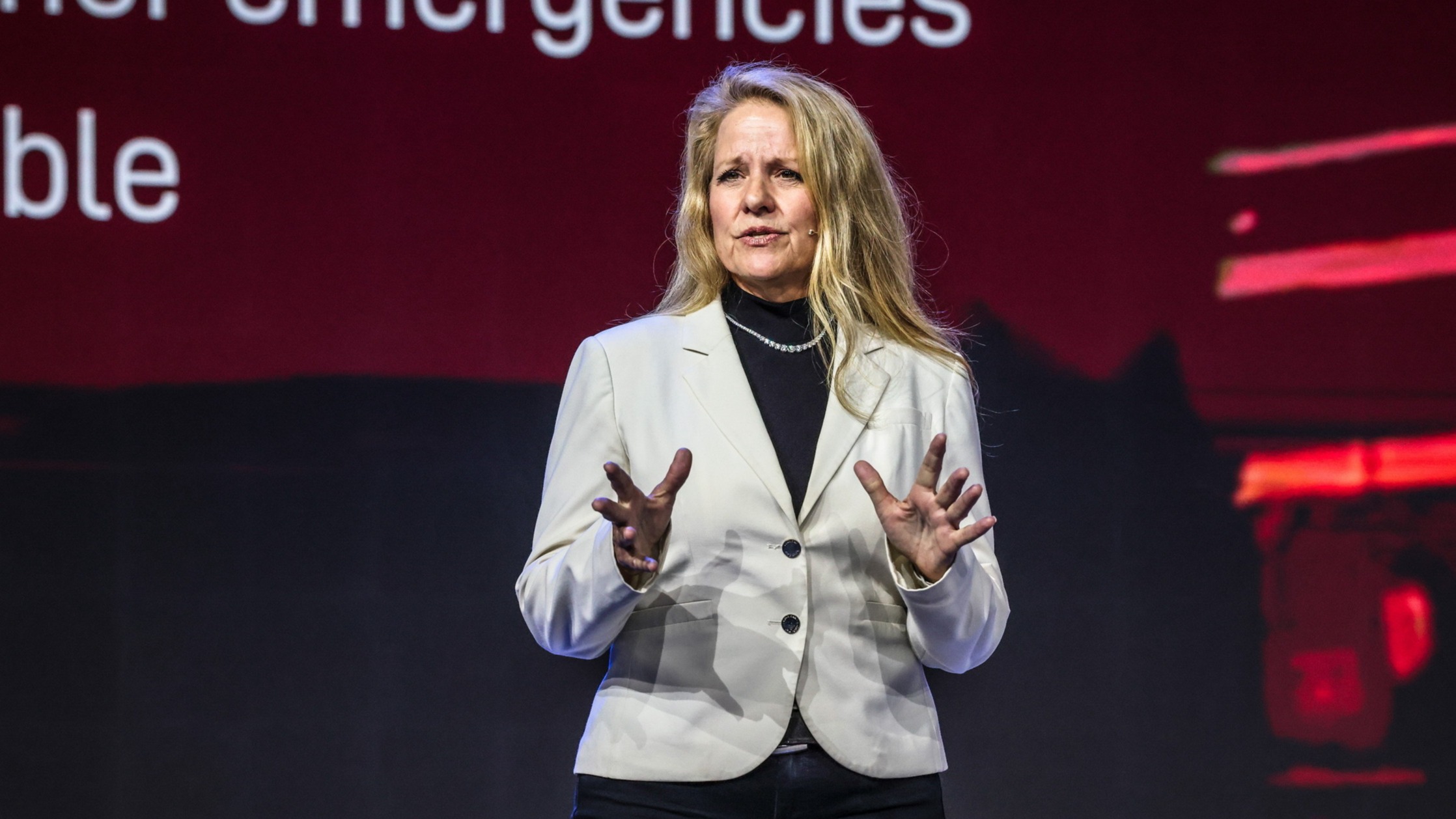 d1e00ek4ebabms.cloudfront.net image