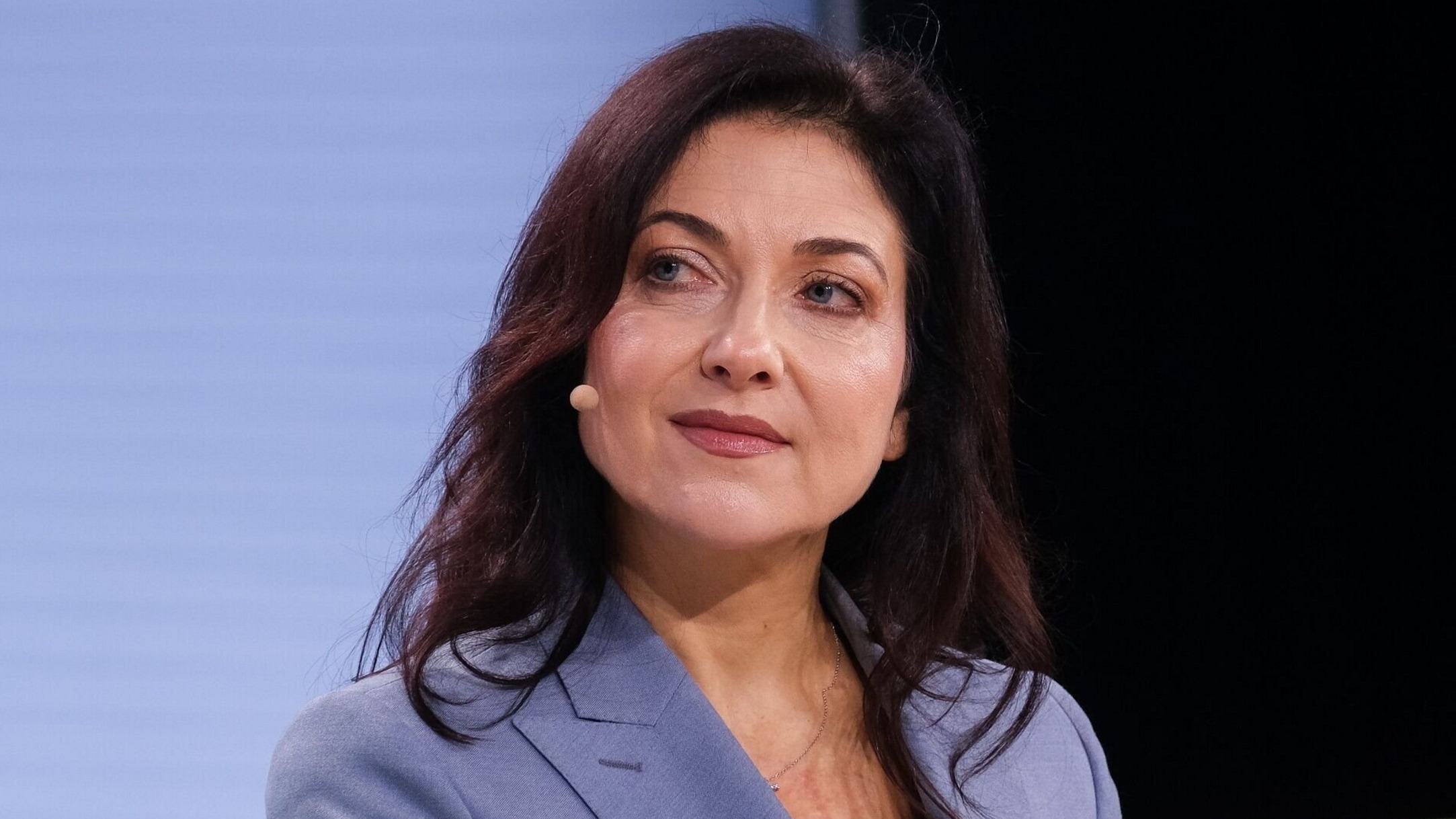 d1e00ek4ebabms.cloudfront.net image