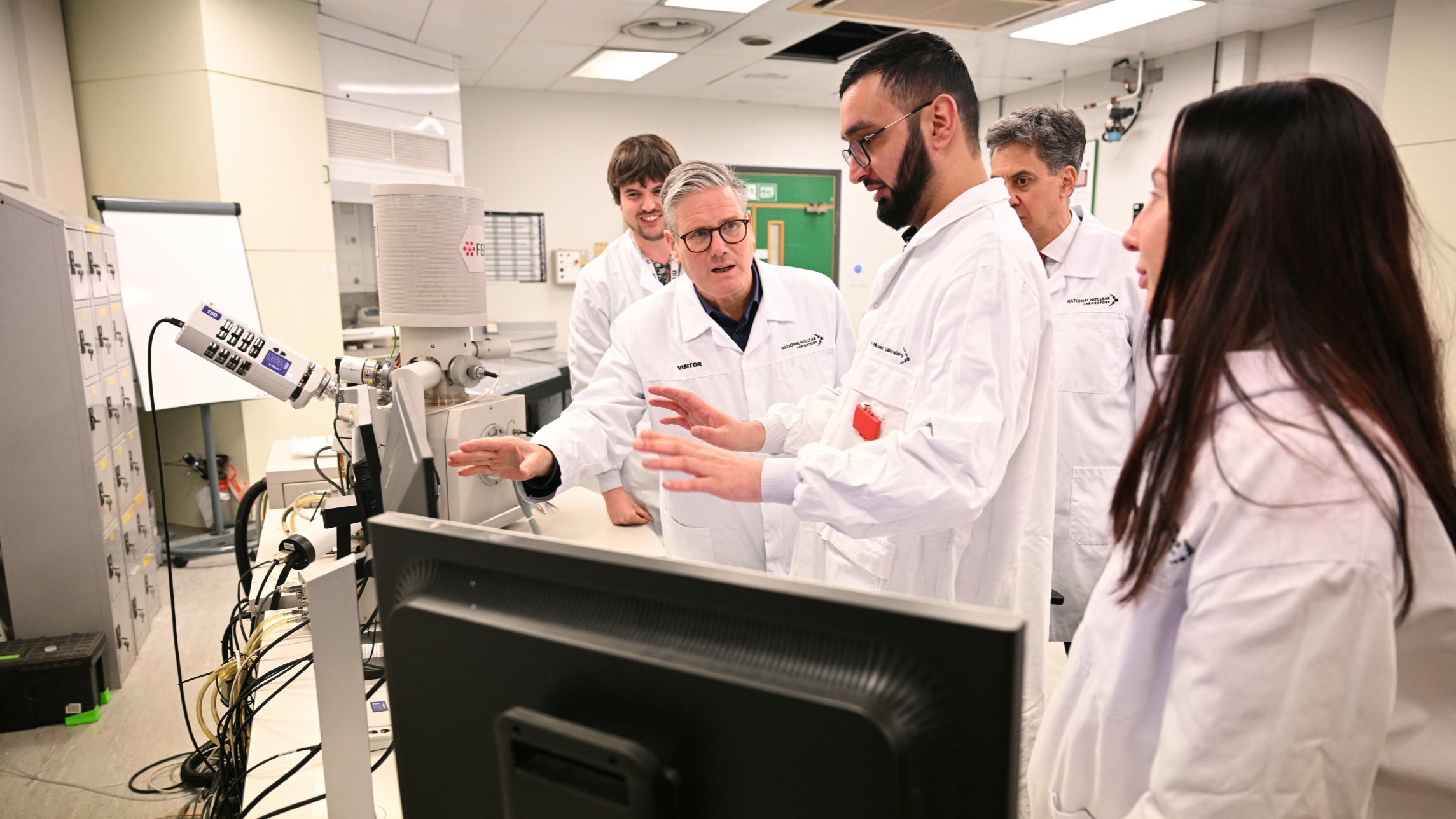 d1e00ek4ebabms.cloudfront.net image