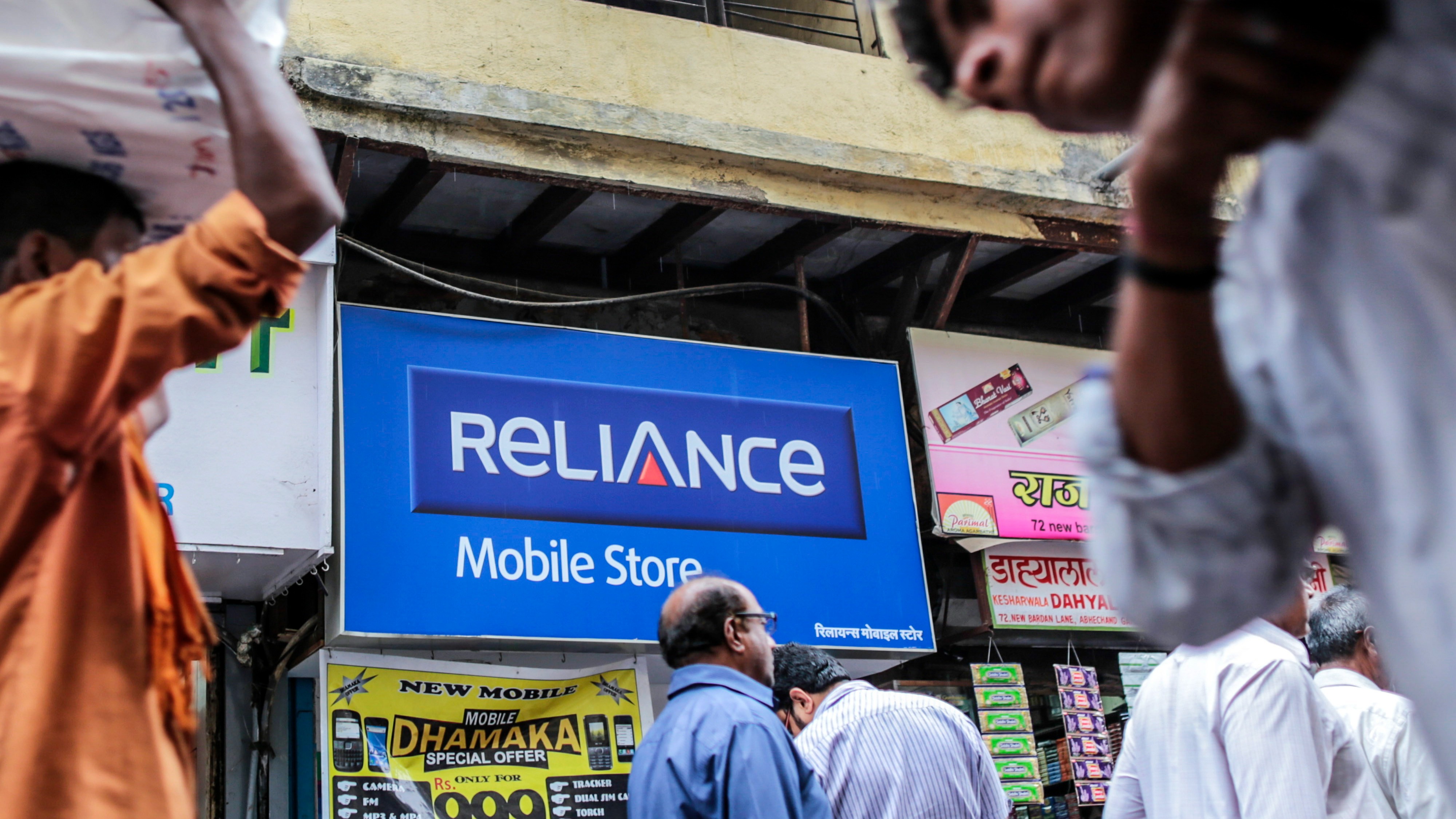 d1e00ek4ebabms.cloudfront.net image