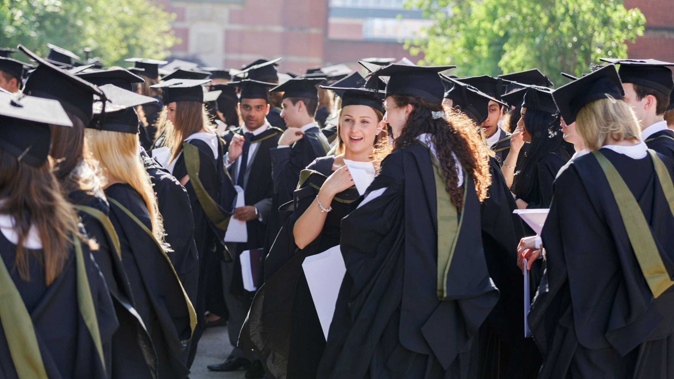 d1e00ek4ebabms.cloudfront.net image