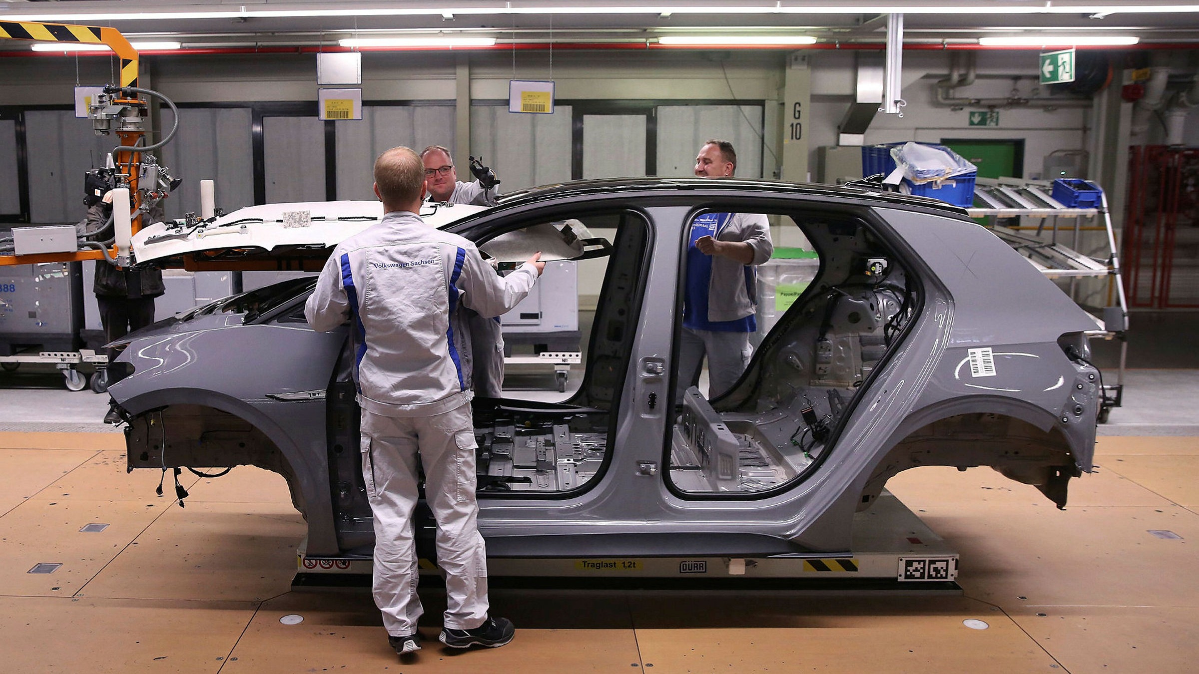 VW Cancels Trinity Factory, Moves Tesla Fighter To Zwickau