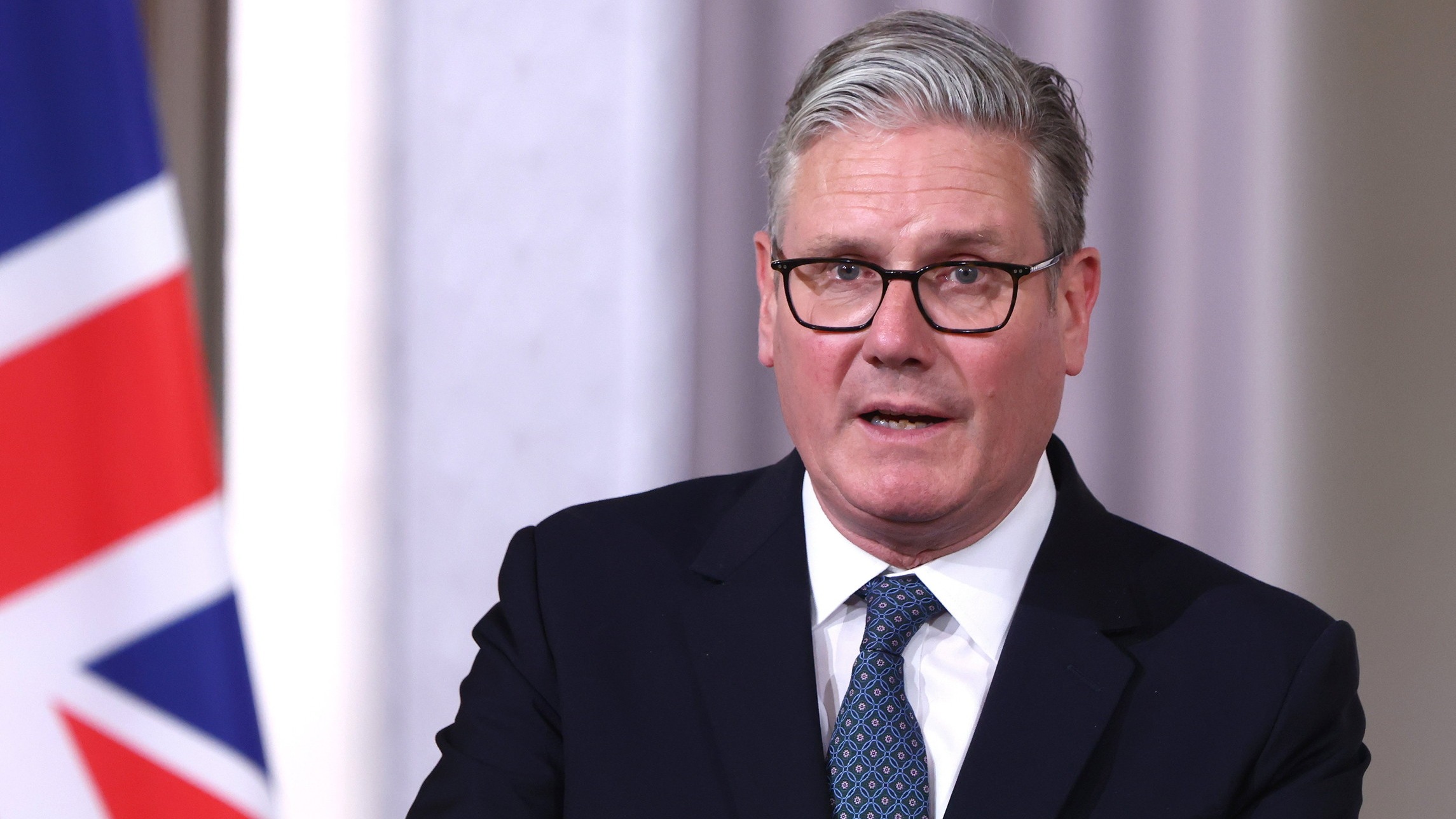 d1e00ek4ebabms.cloudfront.net image