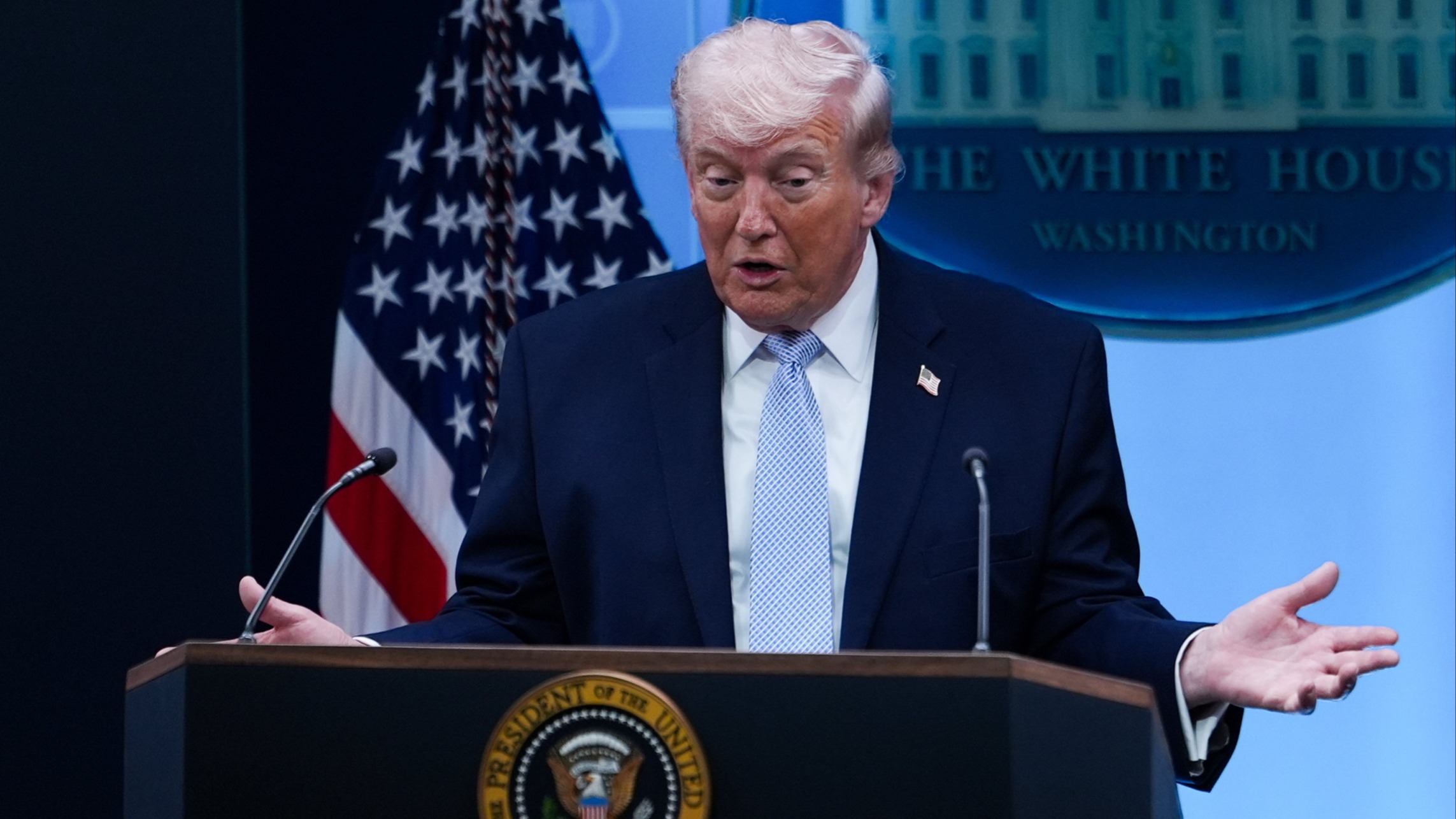 d1e00ek4ebabms.cloudfront.net image