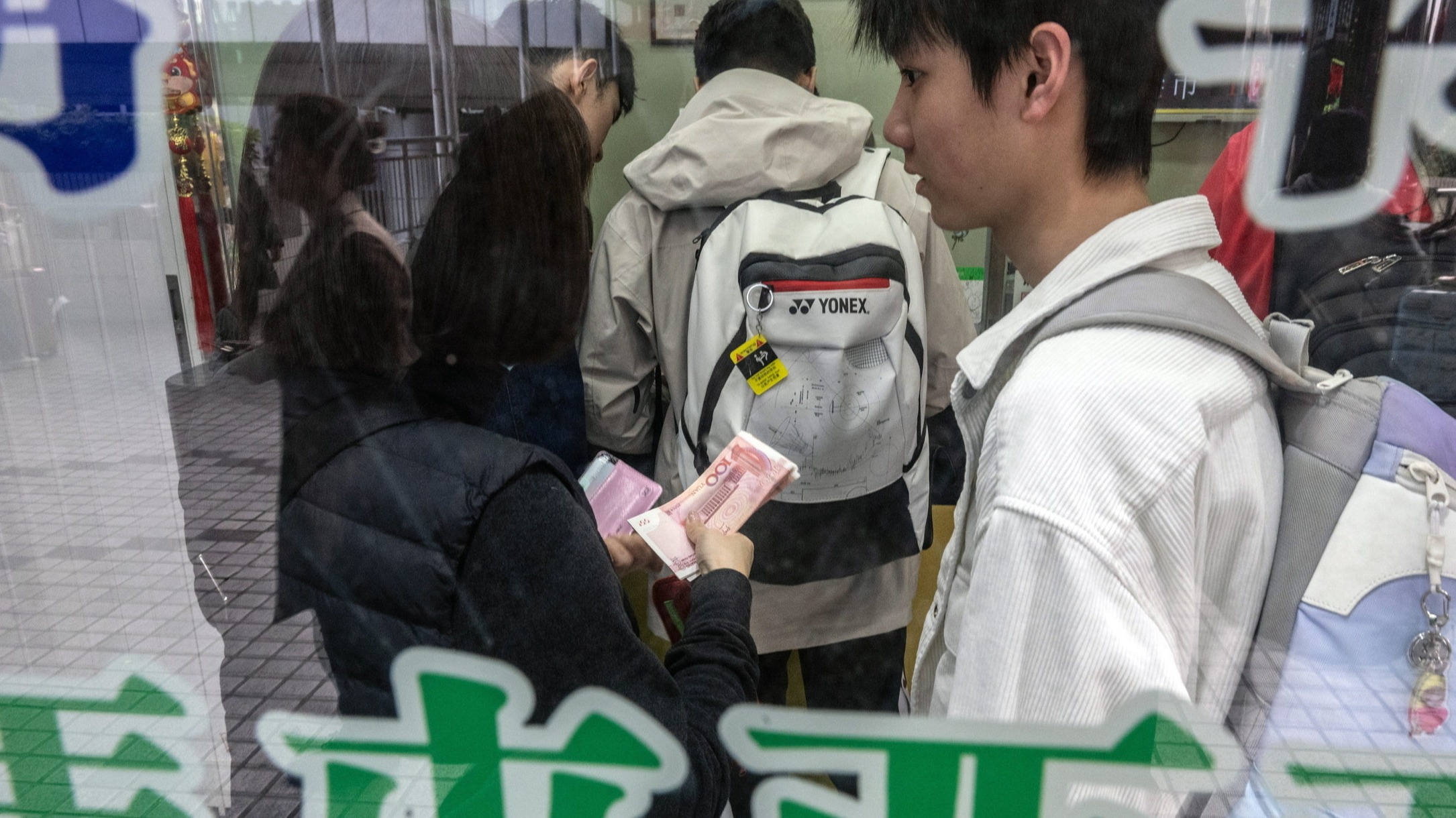 d1e00ek4ebabms.cloudfront.net image