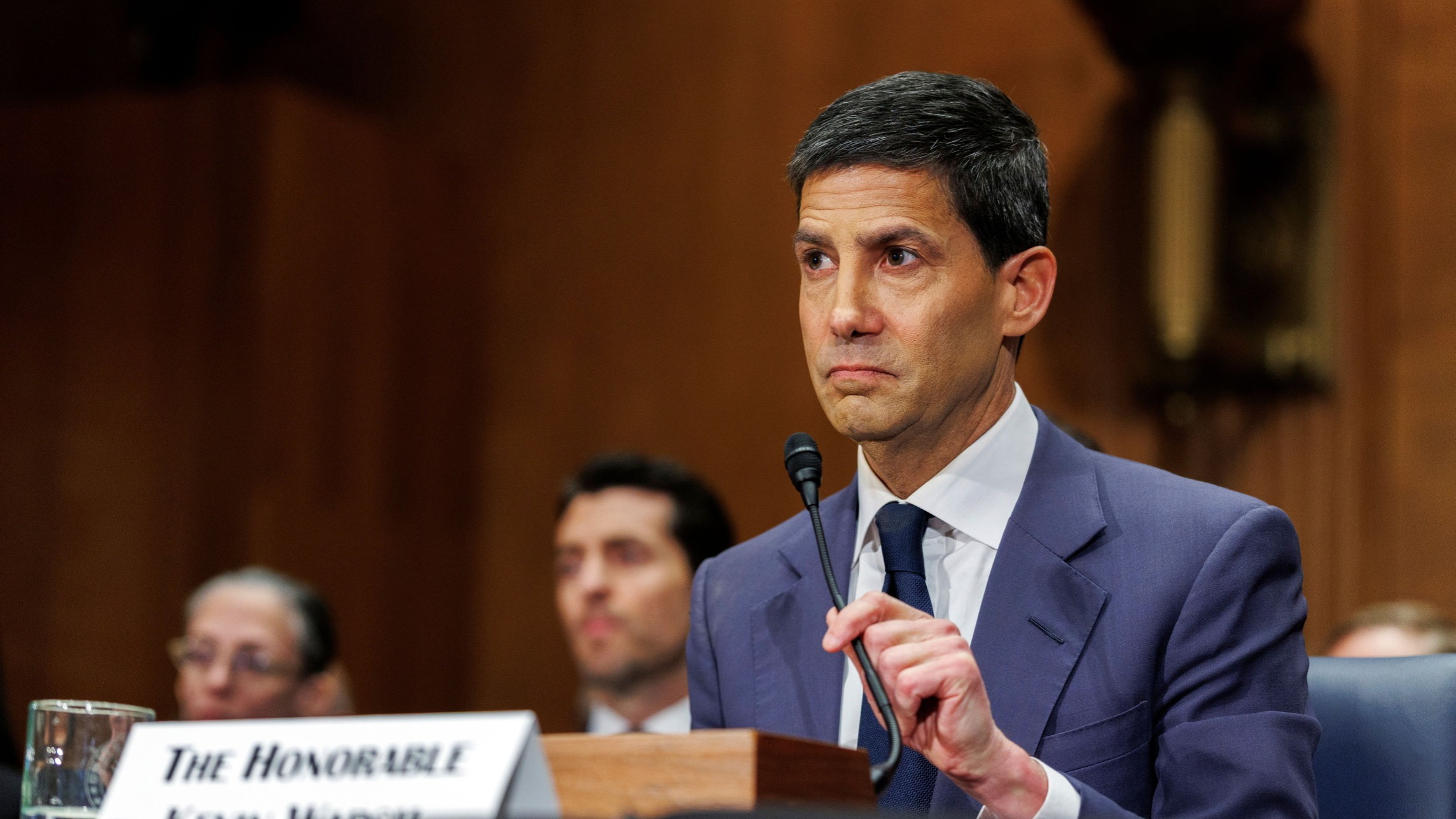 d1e00ek4ebabms.cloudfront.net image