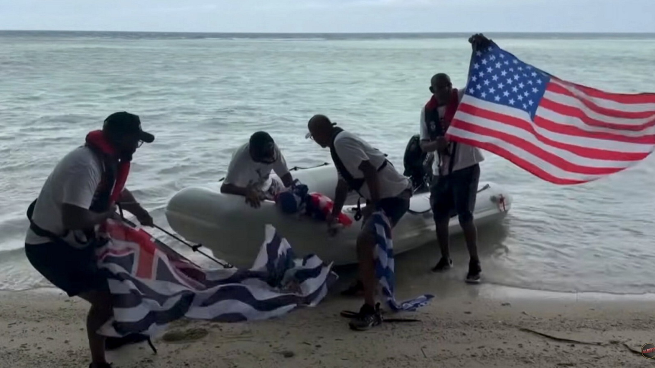 d1e00ek4ebabms.cloudfront.net image