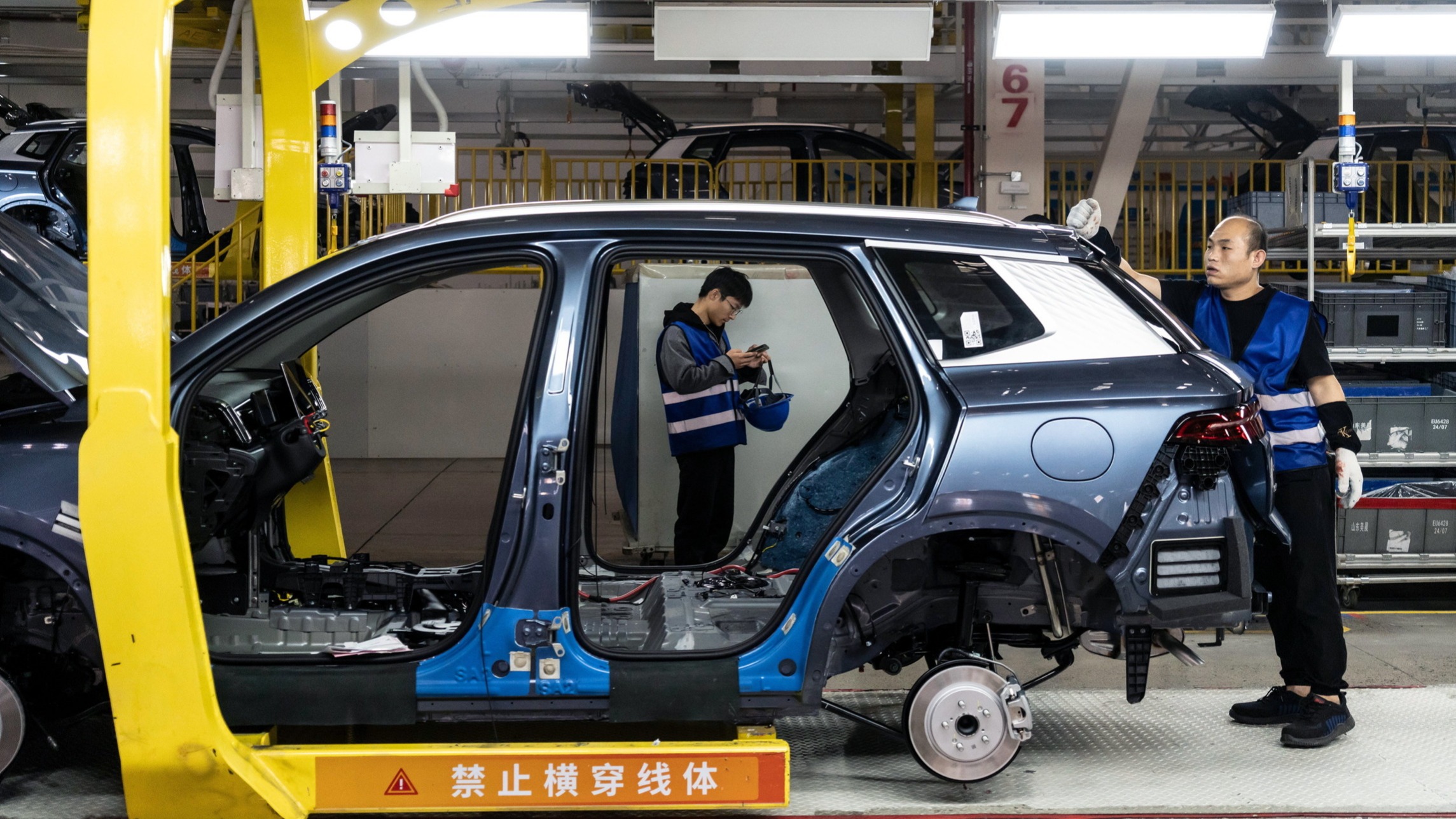 d1e00ek4ebabms.cloudfront.net image