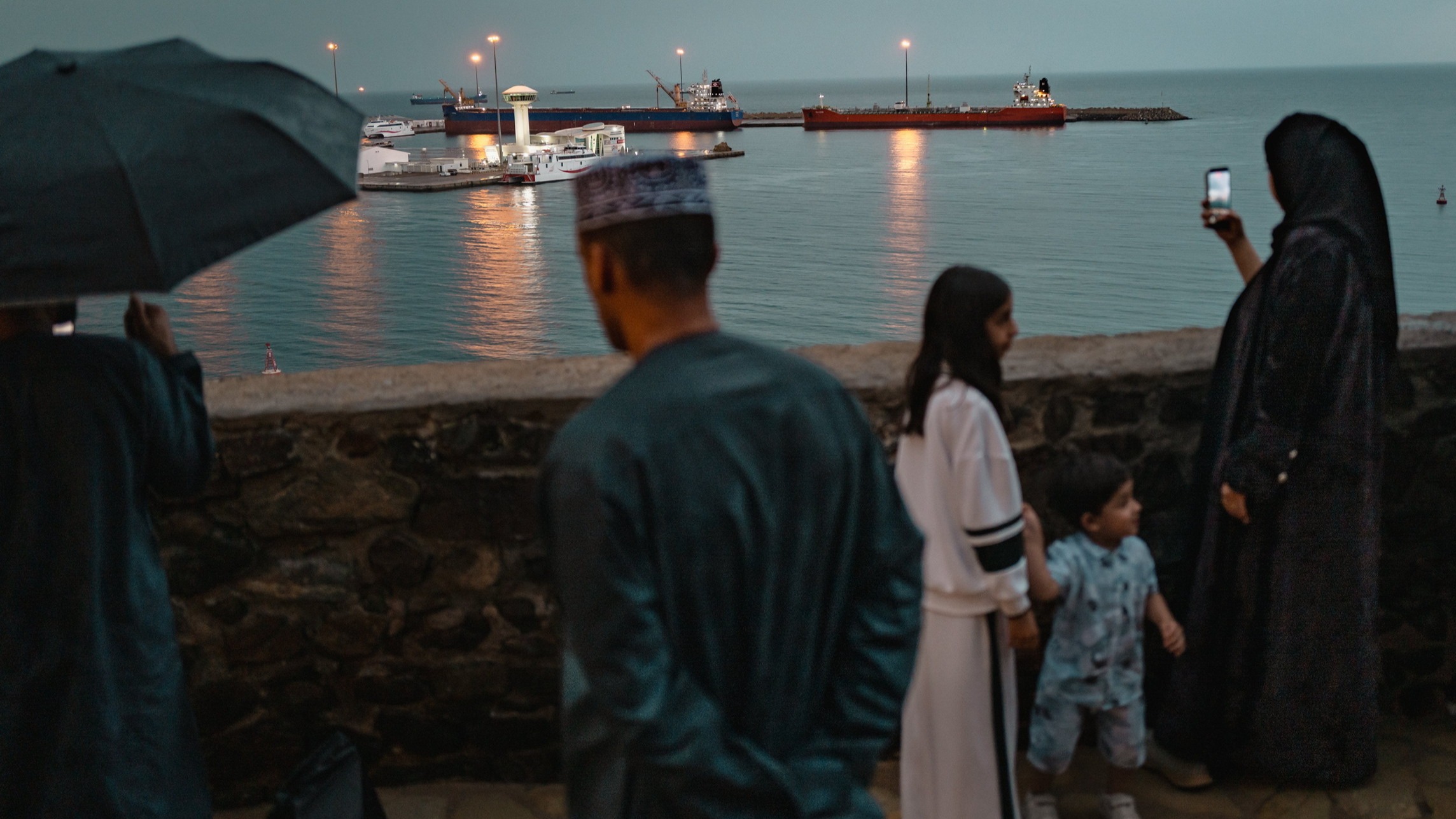 d1e00ek4ebabms.cloudfront.net image