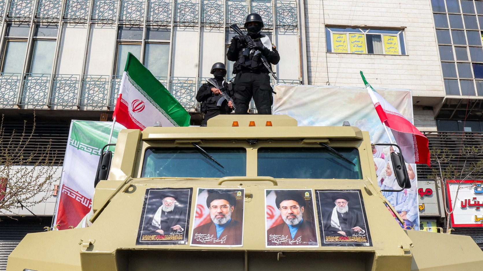 d1e00ek4ebabms.cloudfront.net image