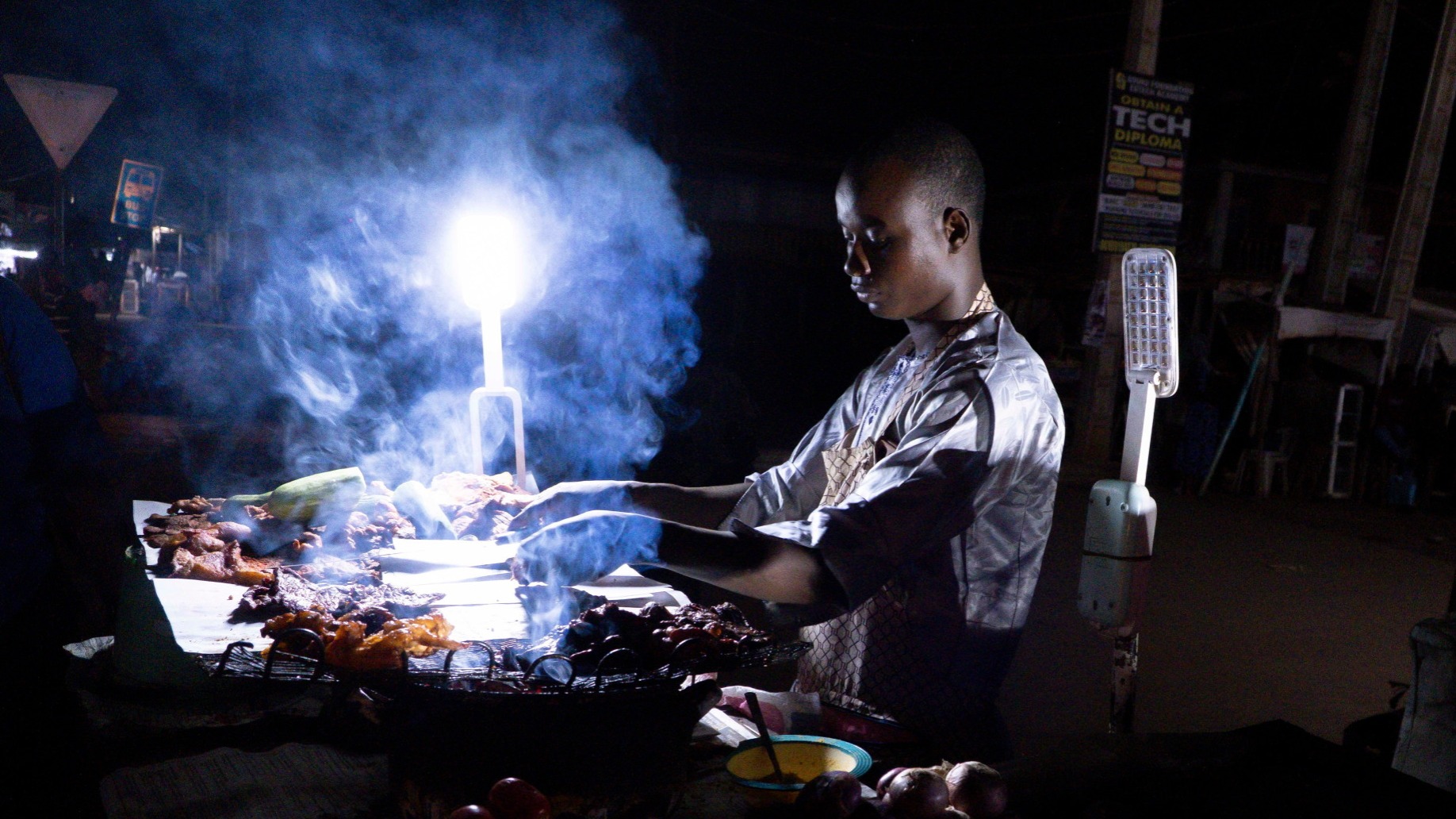 d1e00ek4ebabms.cloudfront.net image