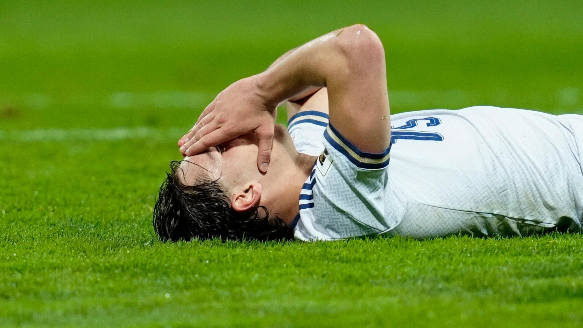 d1e00ek4ebabms.cloudfront.net image