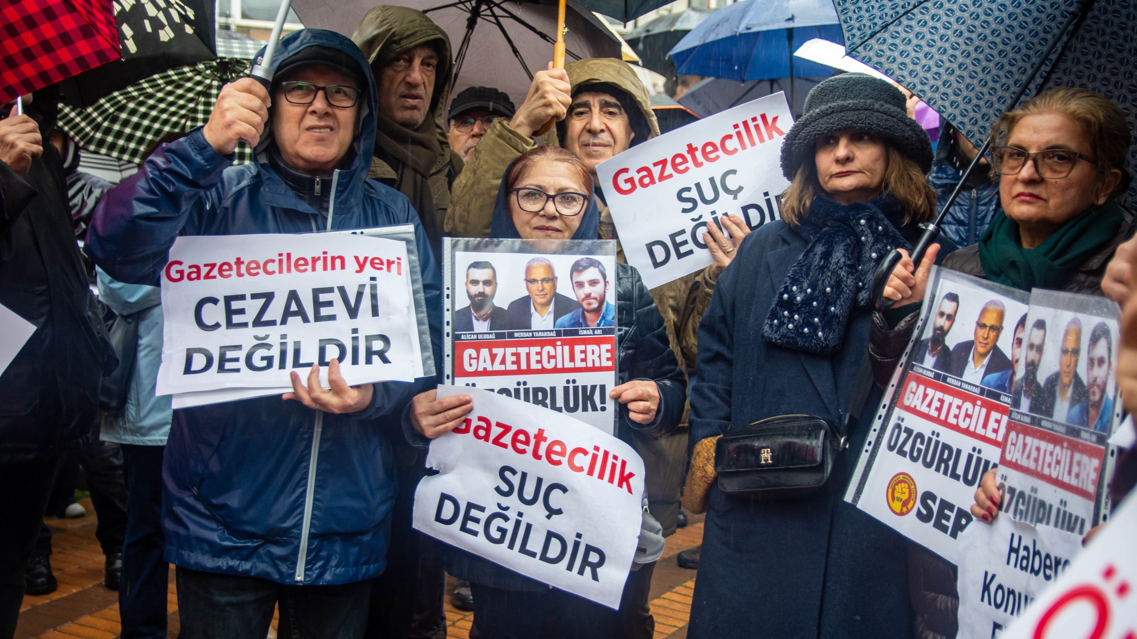 d1e00ek4ebabms.cloudfront.net image