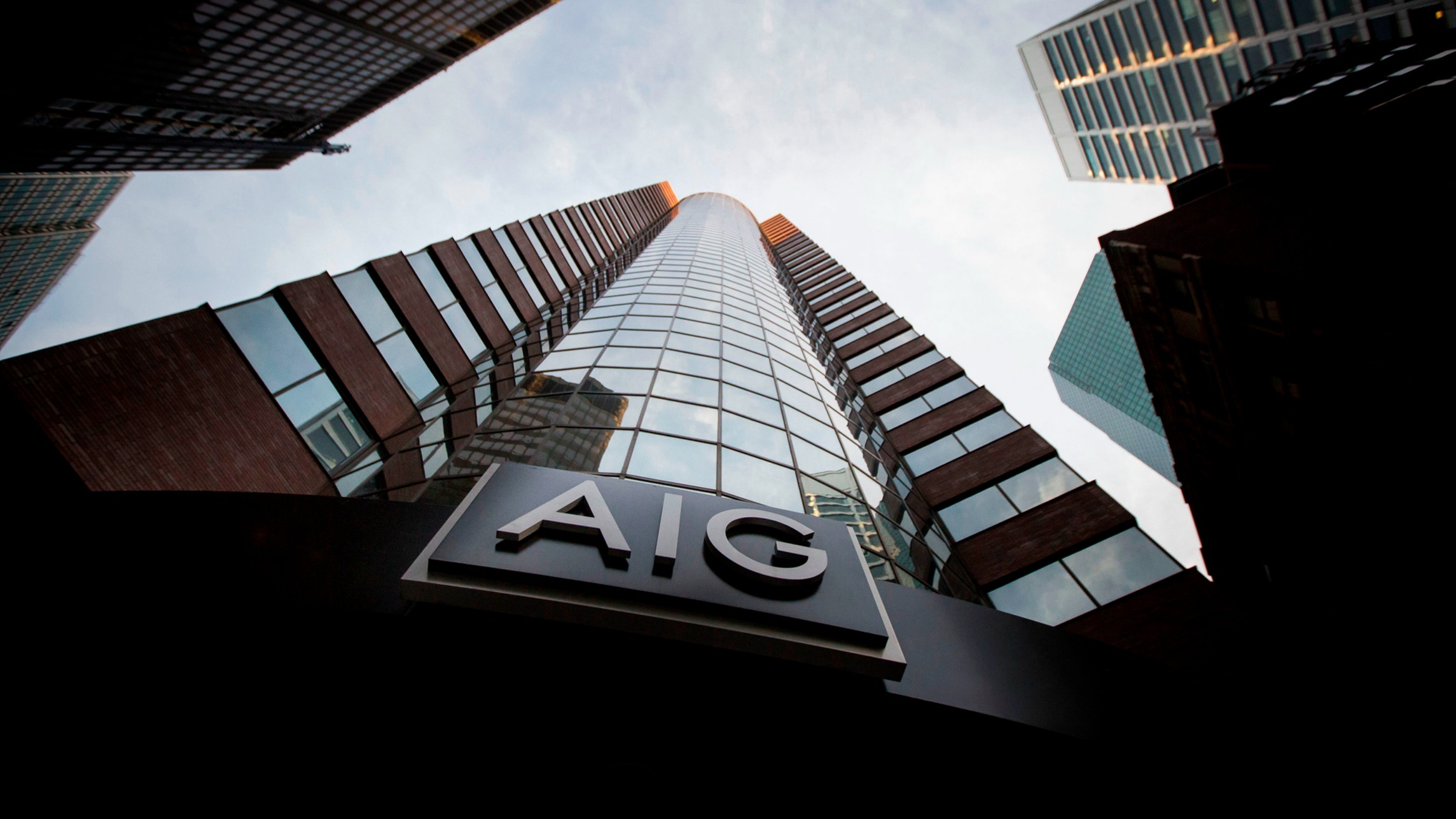 AIG investors urged to oppose chief's $50mn pay award | Financial Times