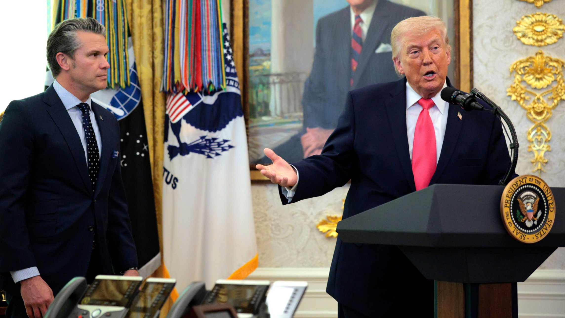 d1e00ek4ebabms.cloudfront.net image