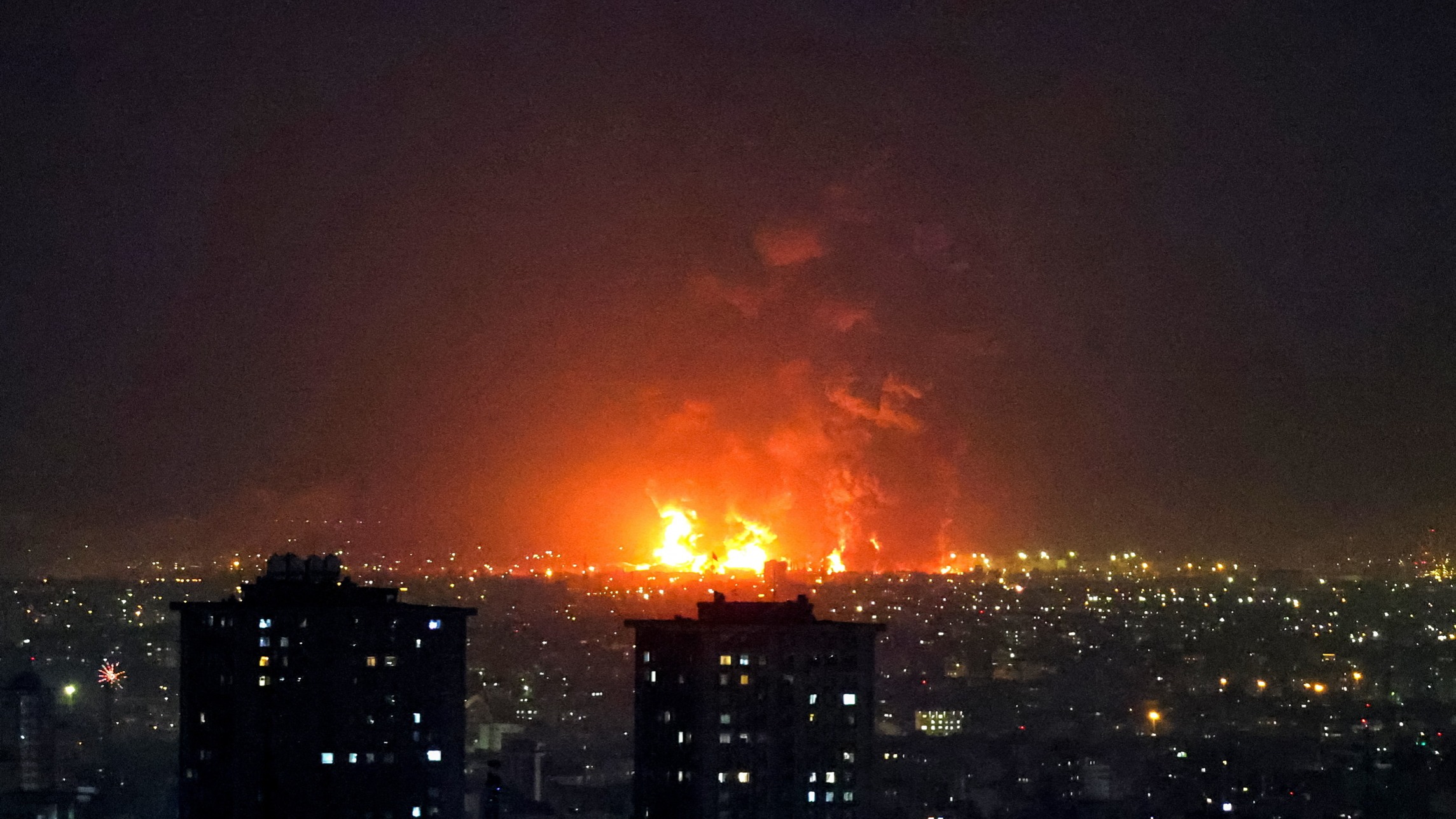 d1e00ek4ebabms.cloudfront.net image