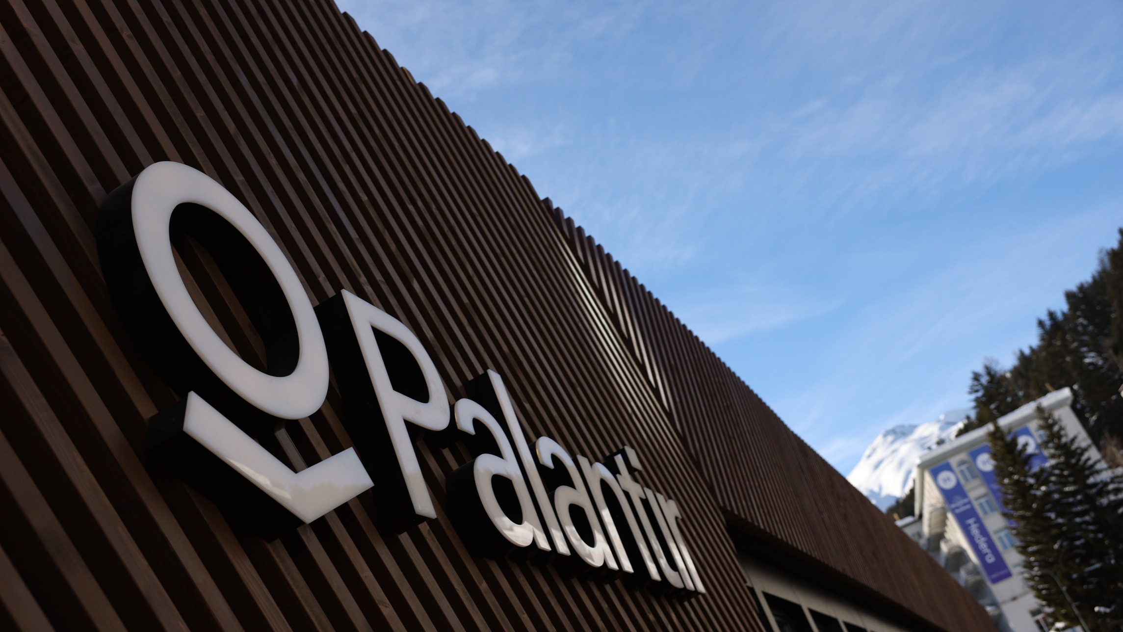 d1e00ek4ebabms.cloudfront.net image