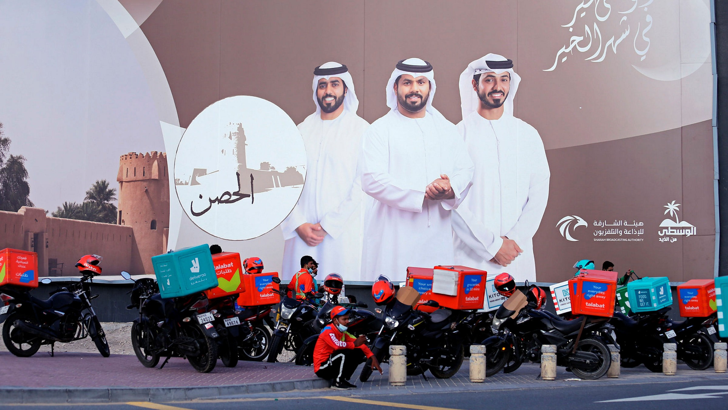 Dubai's workers struggle with cost of living crisis | Financial Times