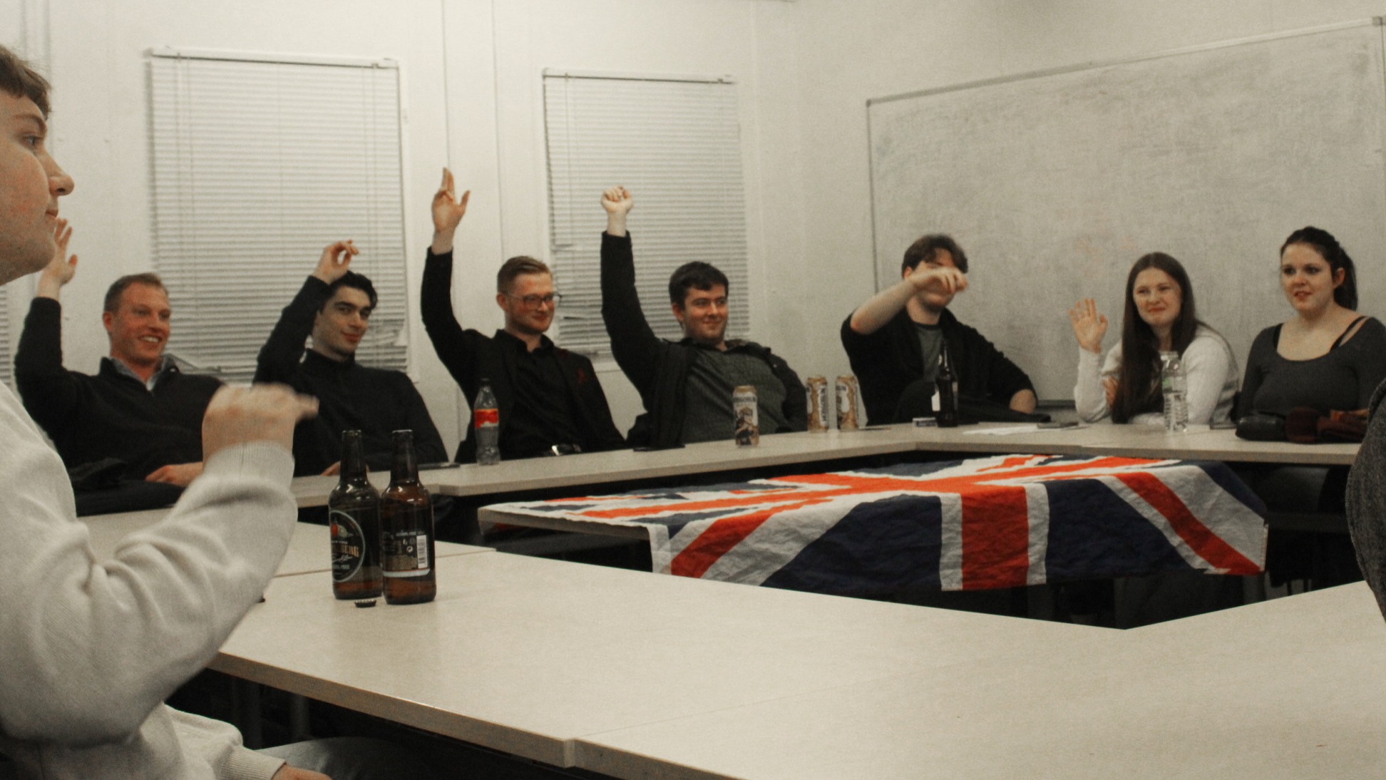 d1e00ek4ebabms.cloudfront.net image