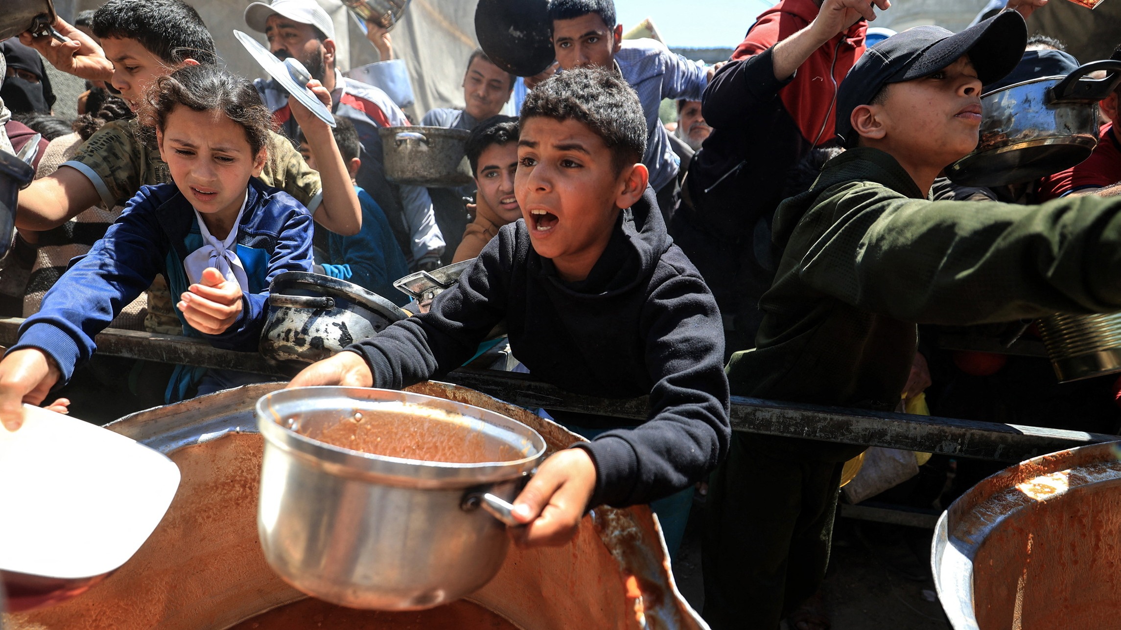 d1e00ek4ebabms.cloudfront.net image