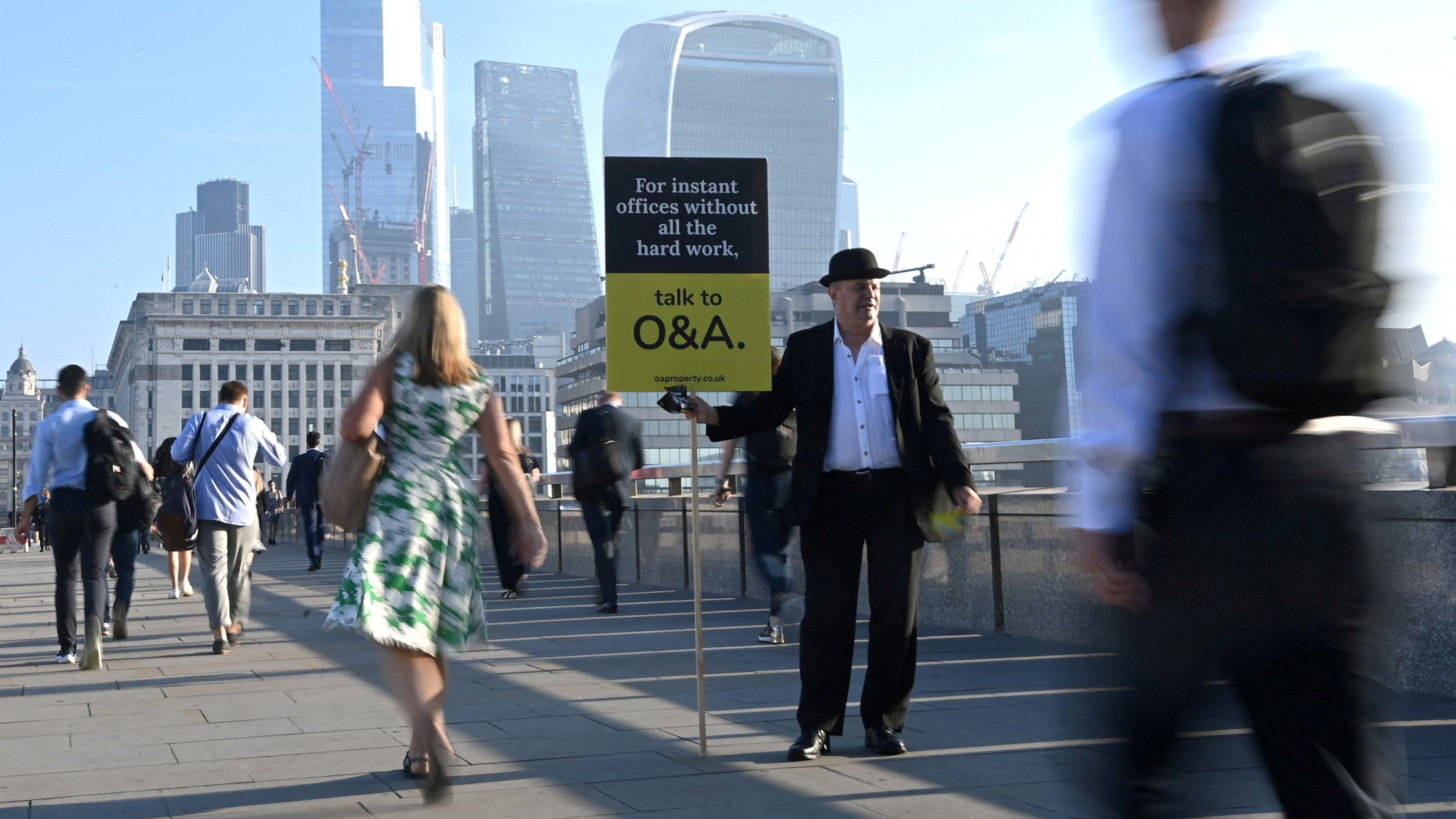 d1e00ek4ebabms.cloudfront.net image