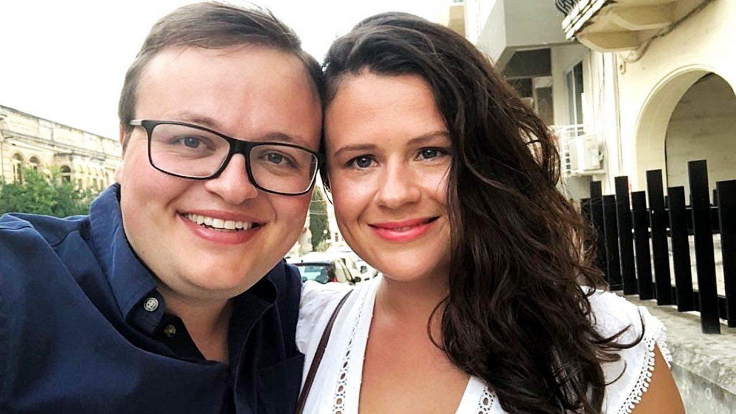 d1e00ek4ebabms.cloudfront.net image