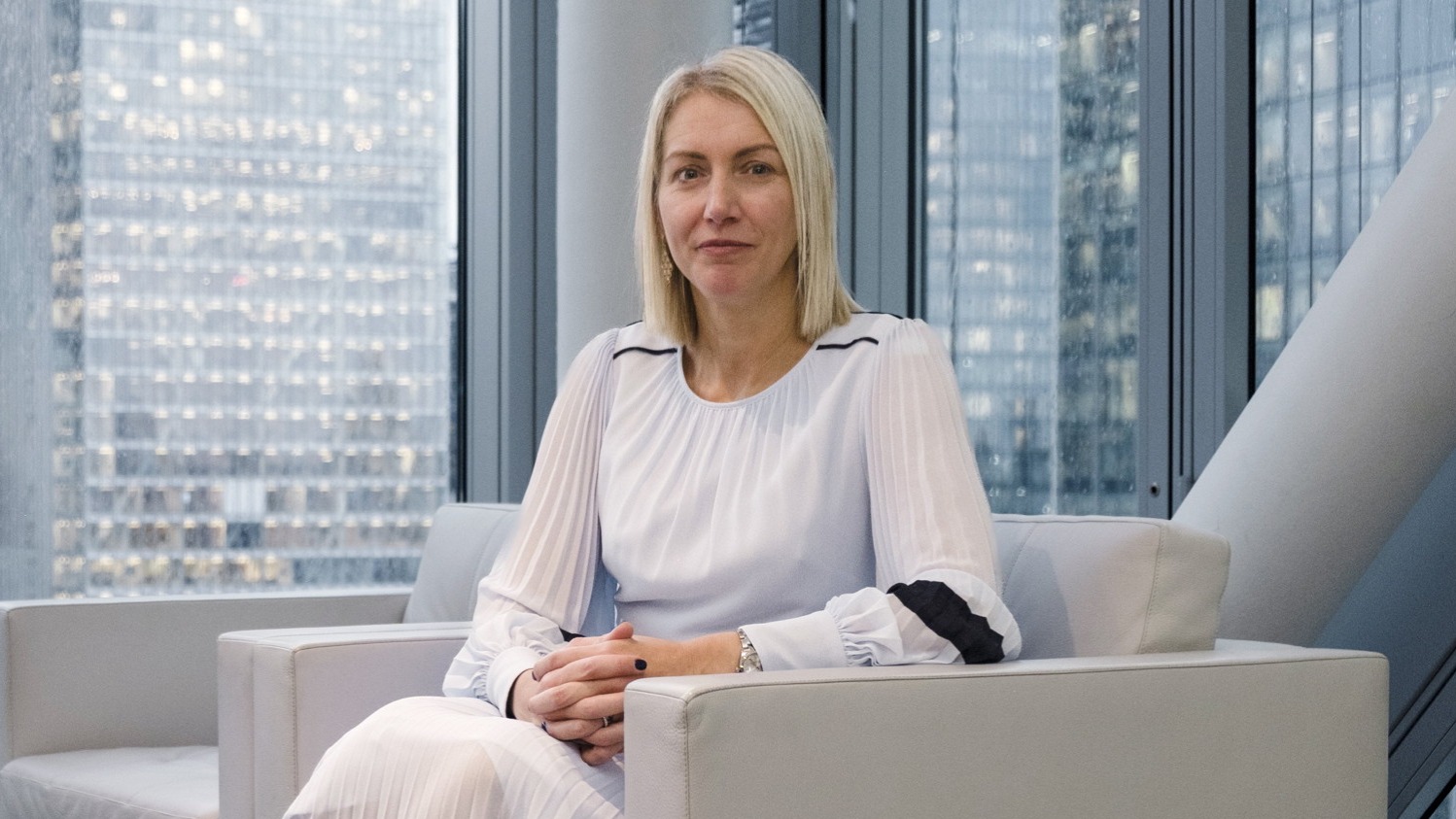 d1e00ek4ebabms.cloudfront.net image