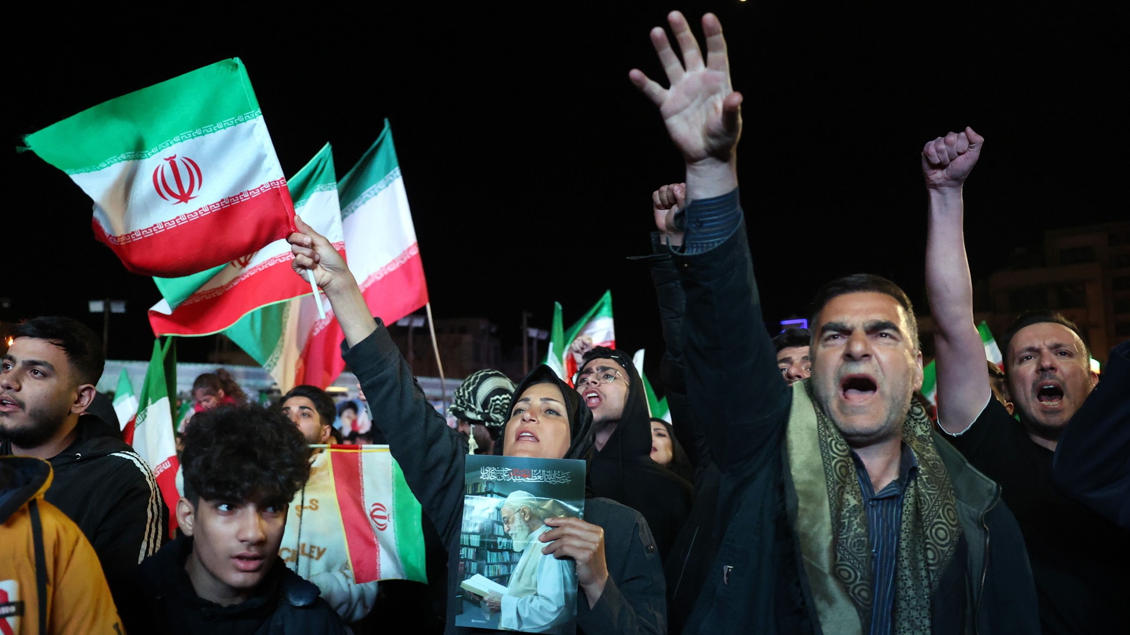 d1e00ek4ebabms.cloudfront.net image