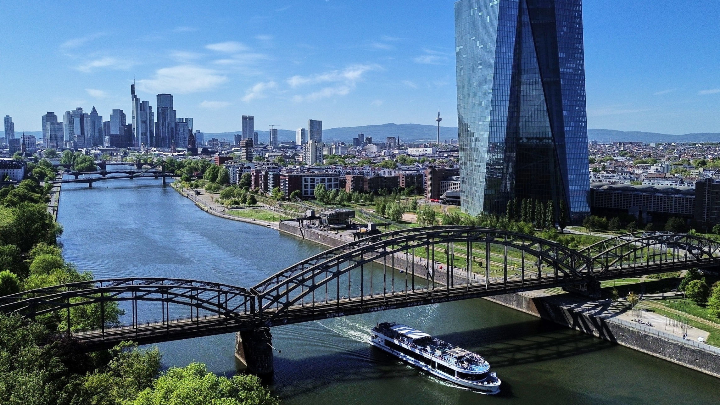 German and Spanish inflation rises less than expected in April