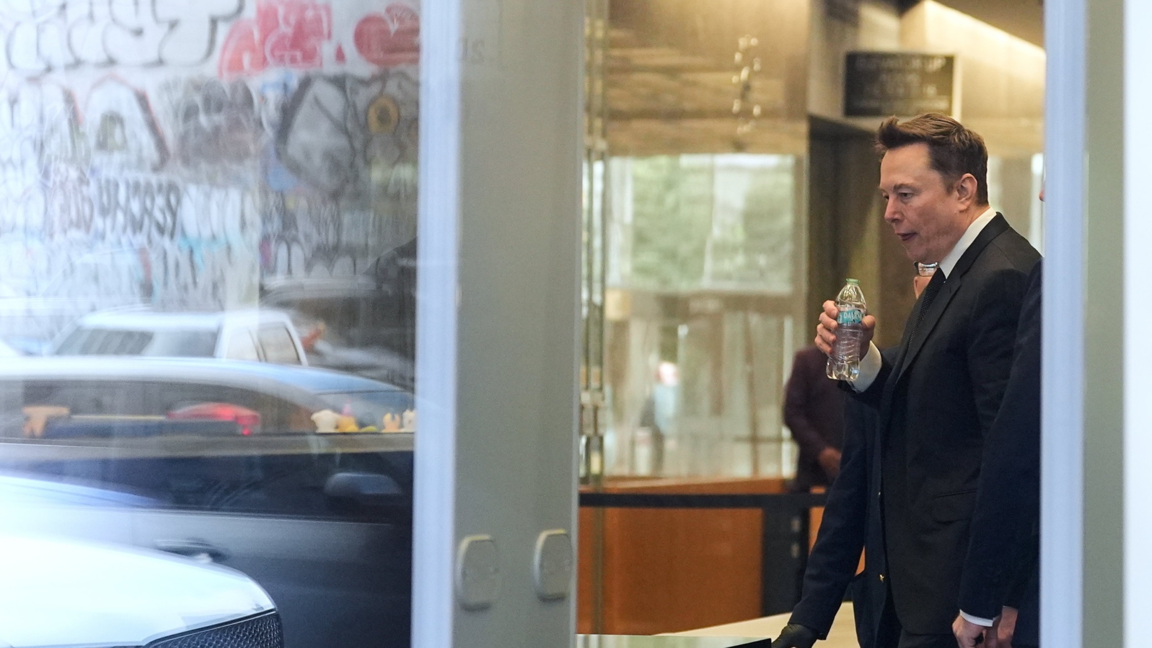 d1e00ek4ebabms.cloudfront.net image