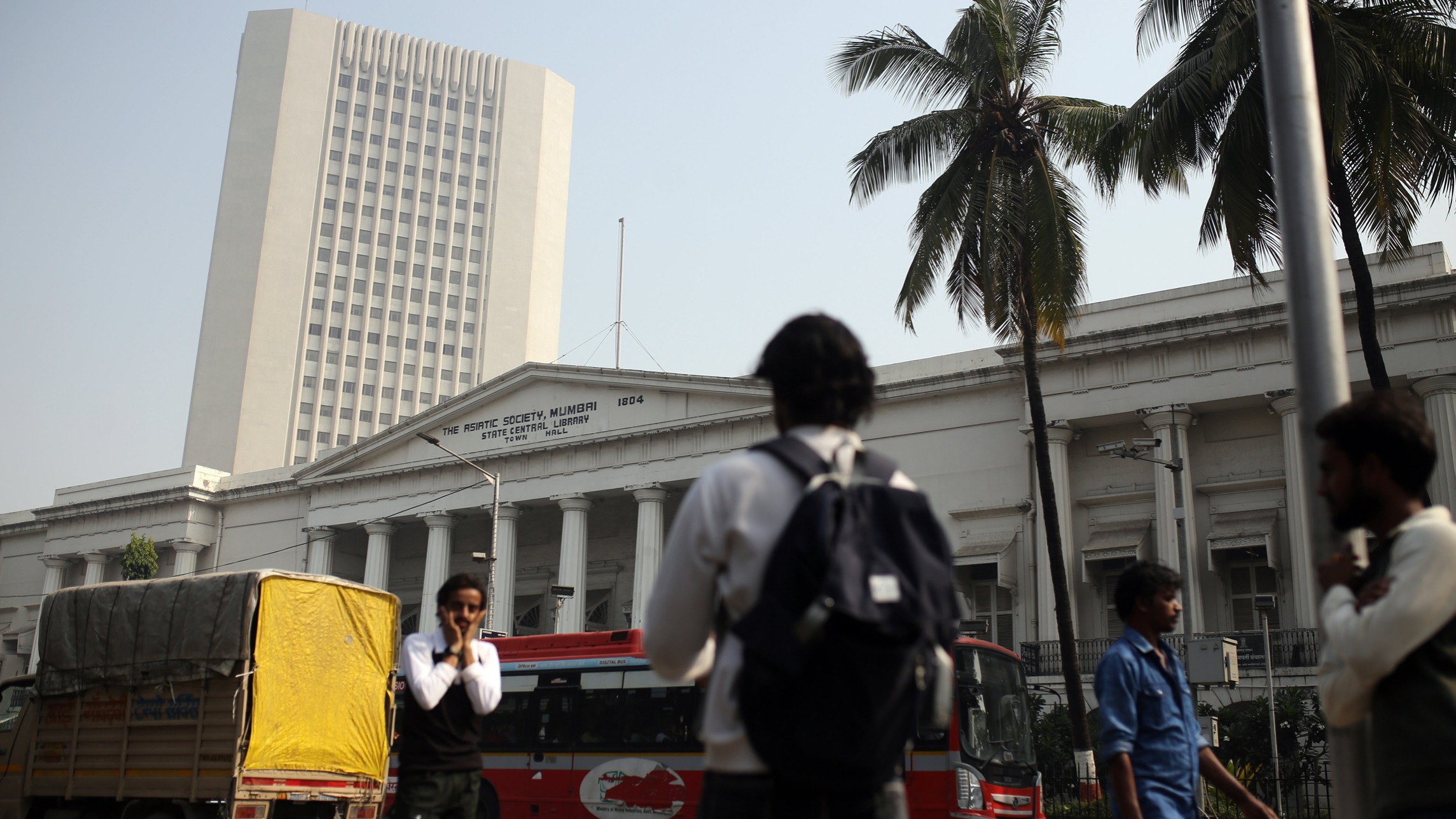 d1e00ek4ebabms.cloudfront.net image