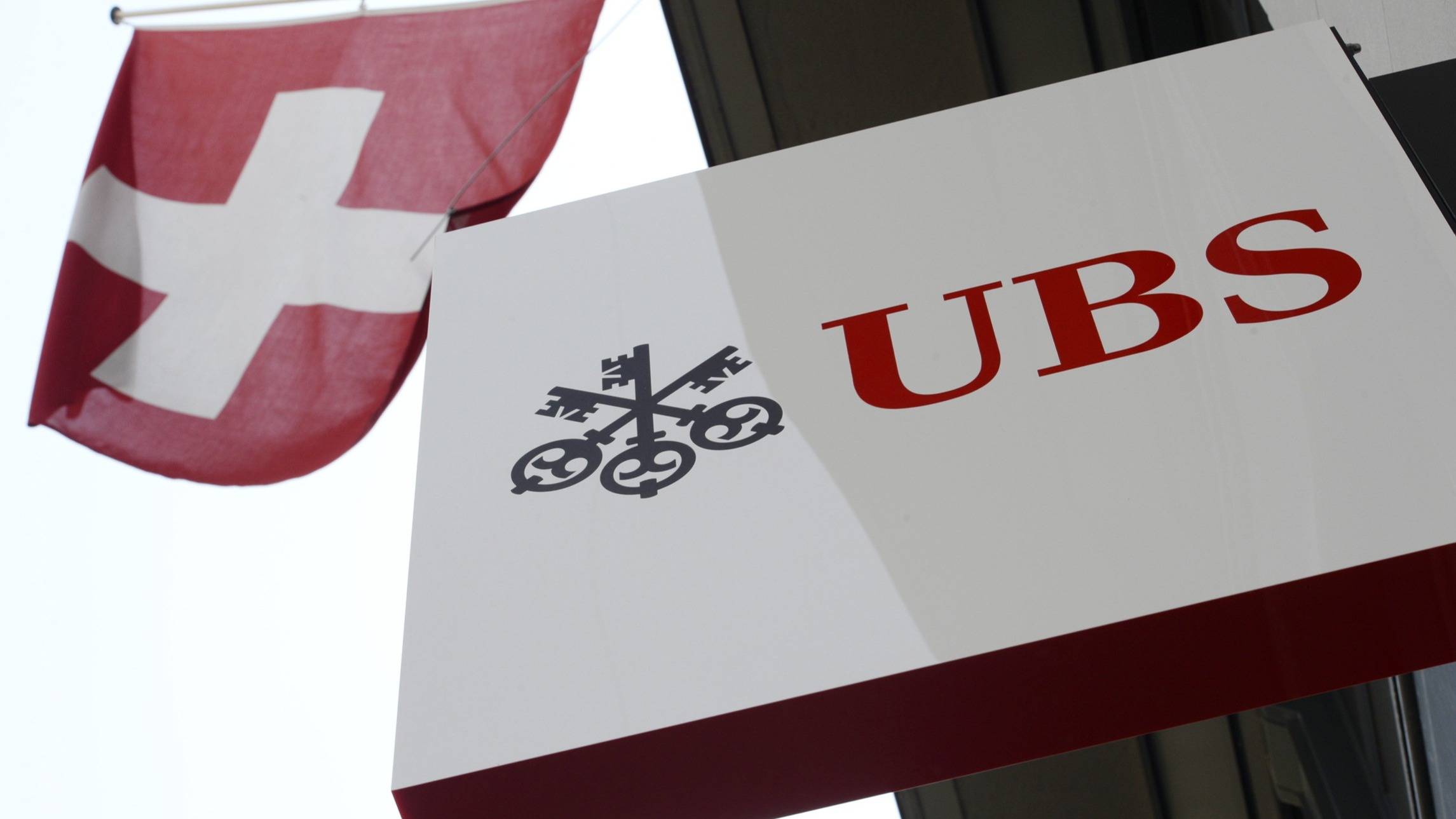 d1e00ek4ebabms.cloudfront.net image