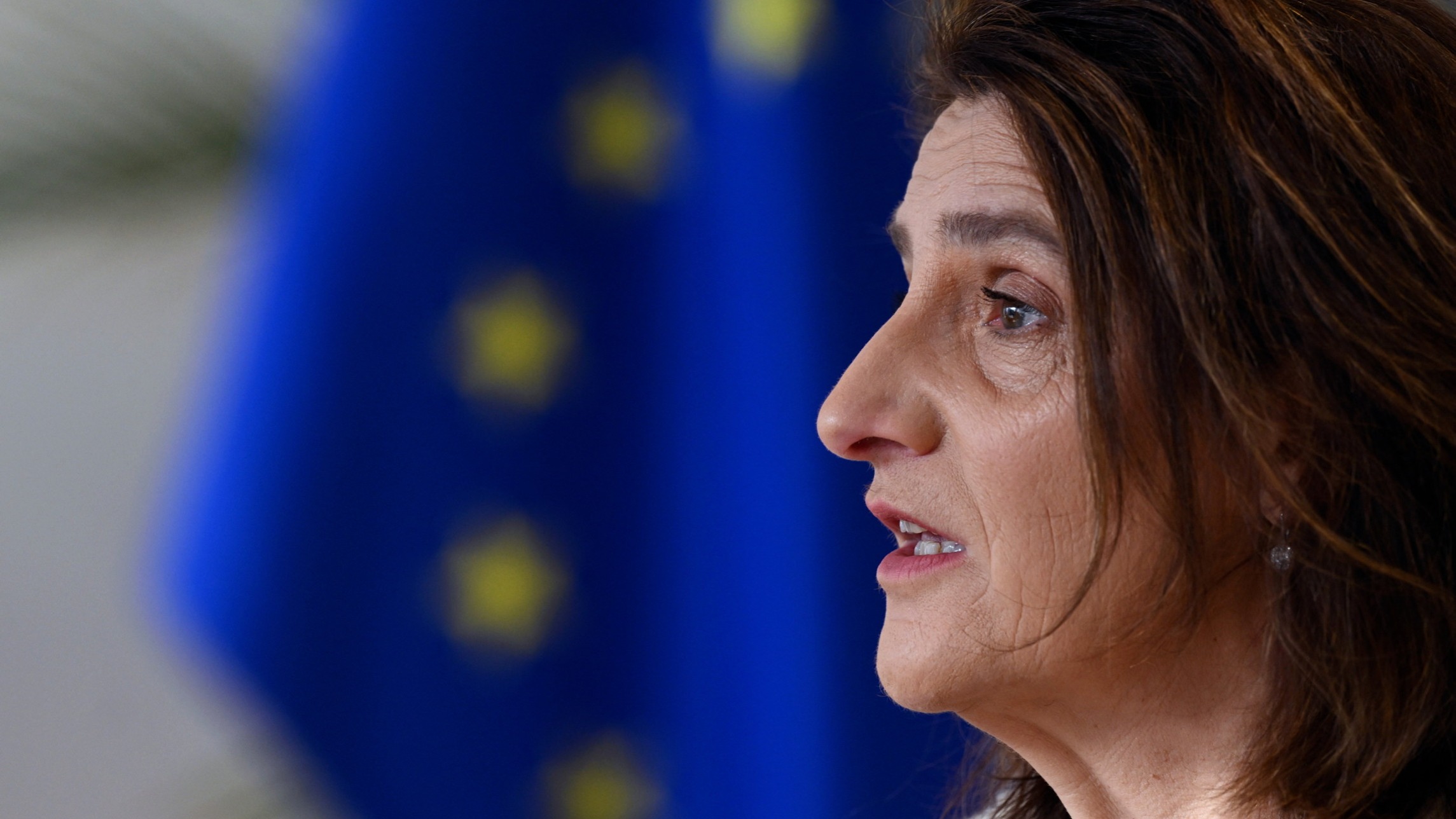 d1e00ek4ebabms.cloudfront.net image