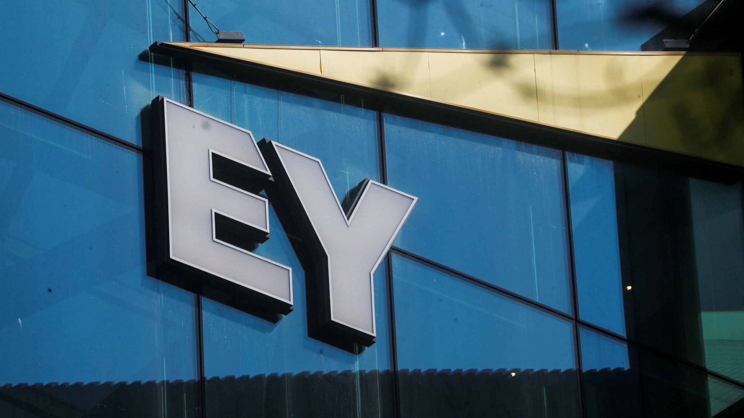 ernst-young-to-pay-10m-to-settle-sec-charges-financial-times