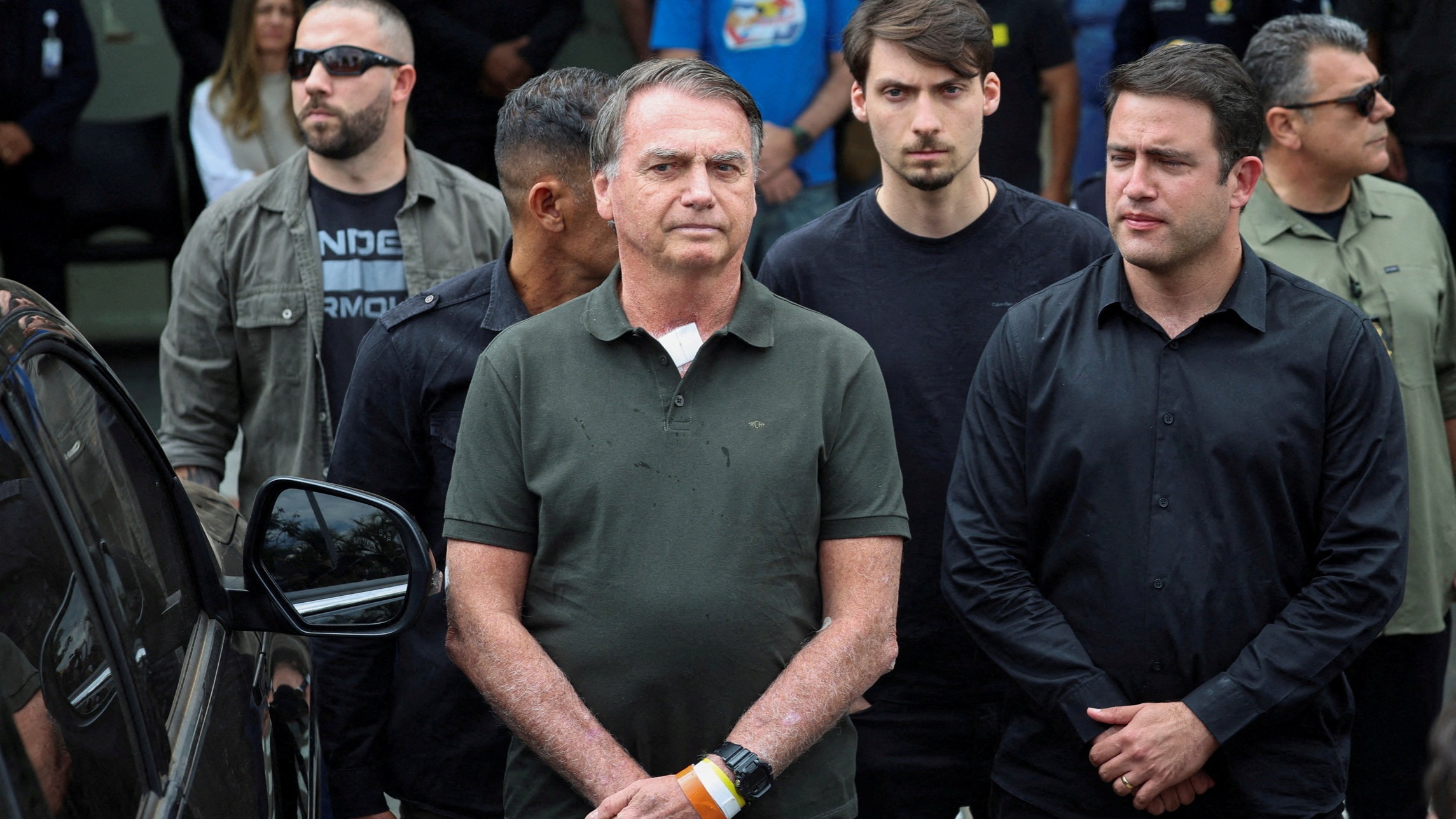 d1e00ek4ebabms.cloudfront.net image