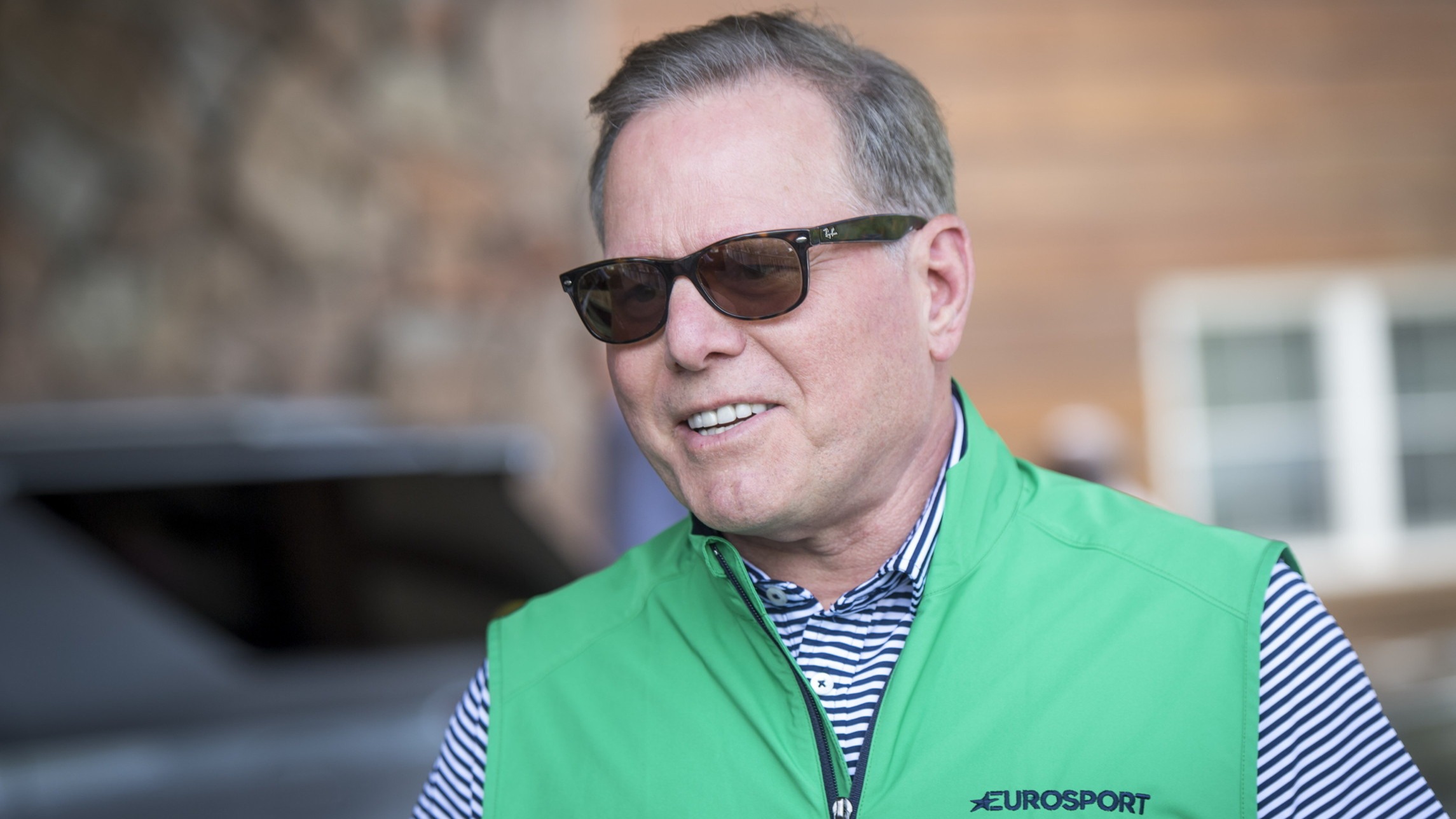 d1e00ek4ebabms.cloudfront.net image