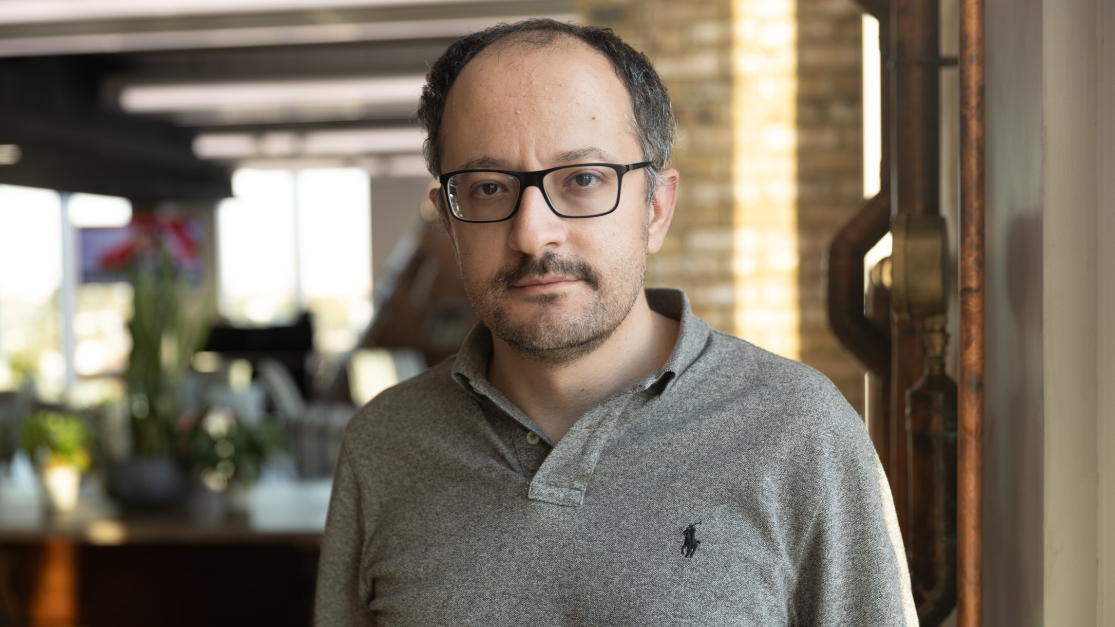 d1e00ek4ebabms.cloudfront.net image